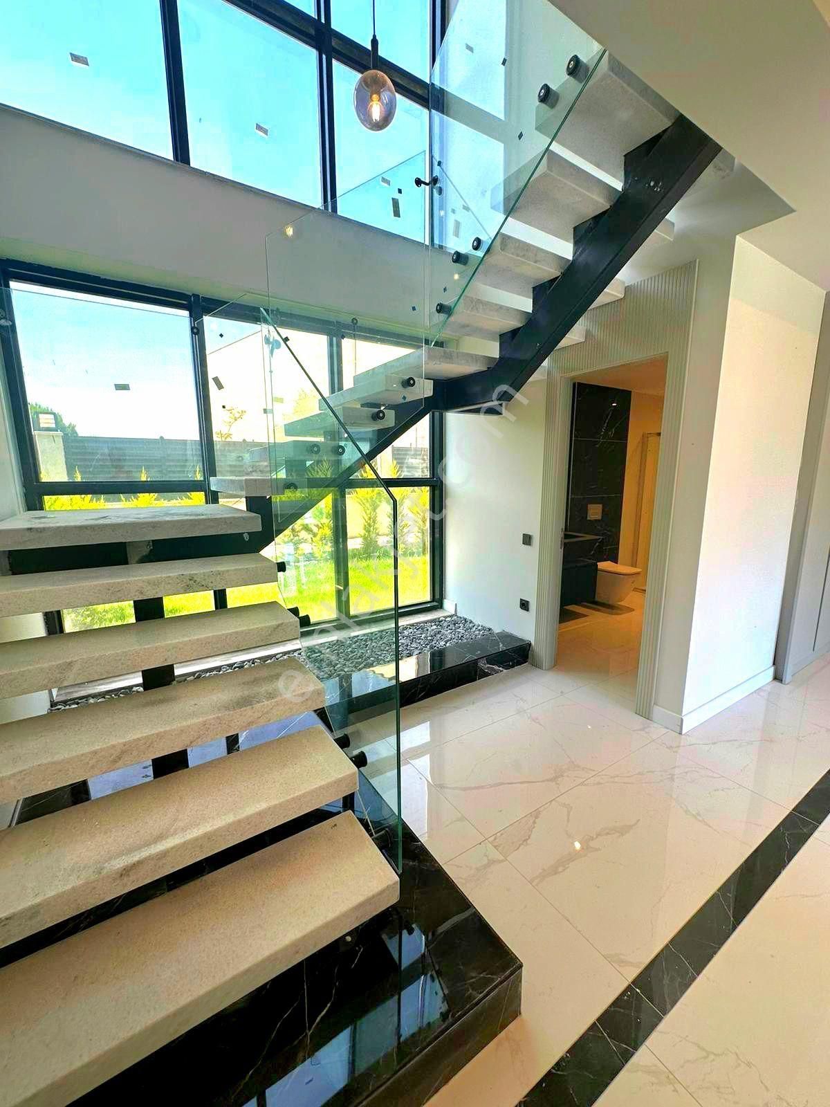 Ata Emlak'tan Plaja Ve Avm'lere Yakın Havuzlu Sitede Sıfır Villa - Görsel 15