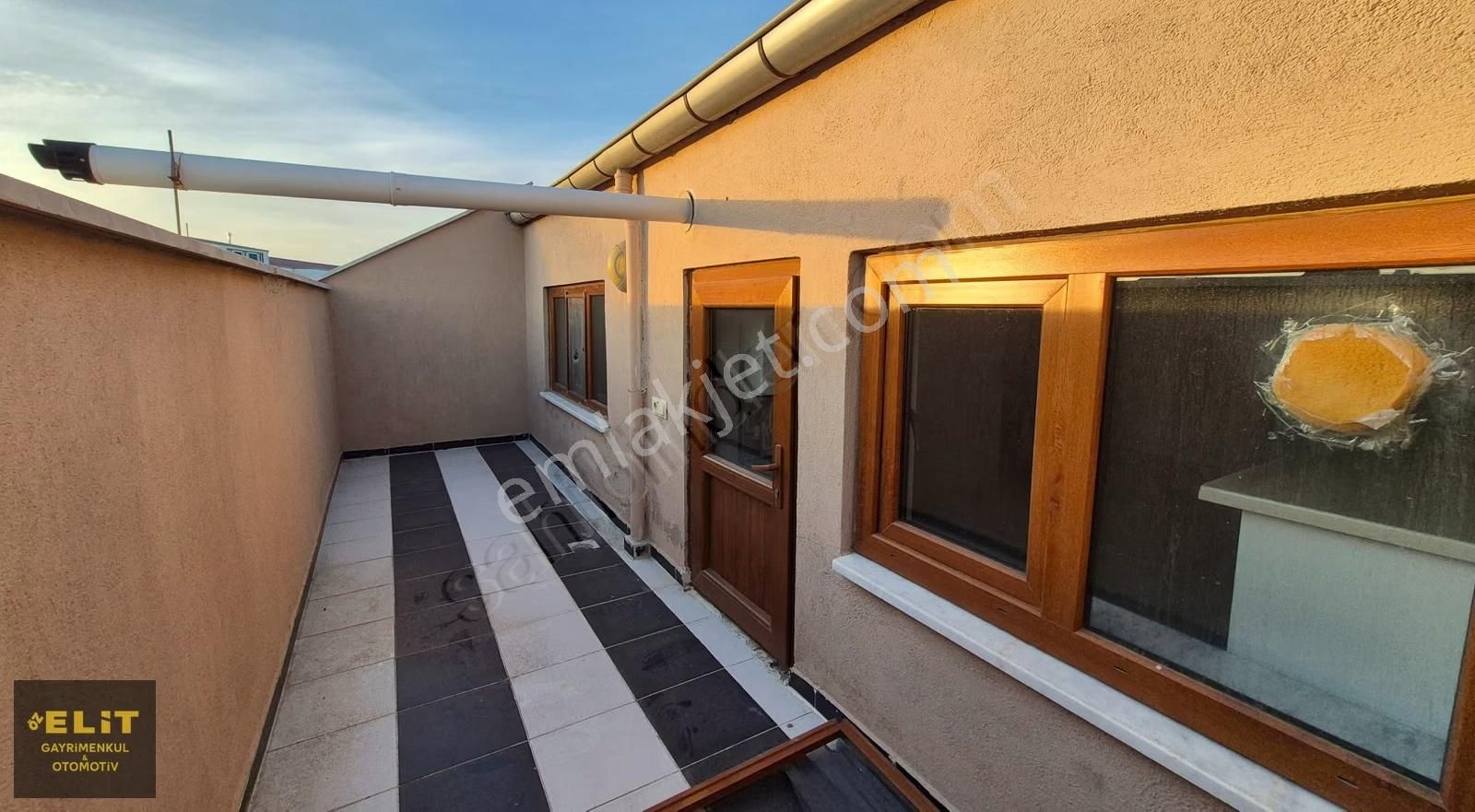 Öz Elit'den Hüsamettin Çelebide Satılık 6+2 Daire - Görsel 2