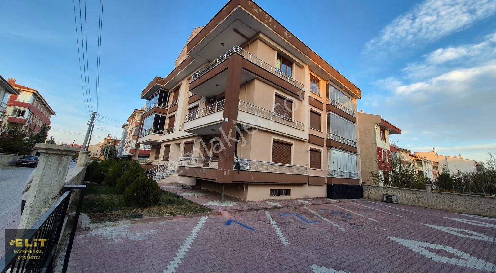 Öz Elit'den Hüsamettin Çelebide Satılık 6+2 Daire - Görsel 32