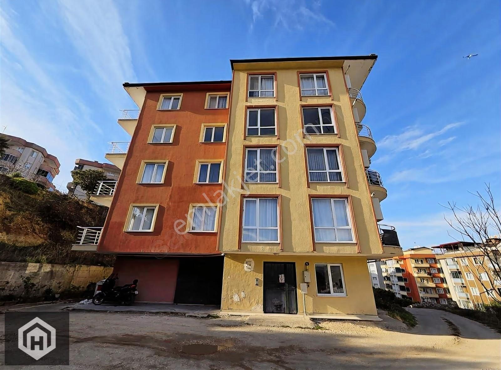 Mudanya Güzelyalı Eğitim Mh Kiralık 3+1 130mt2 Arakat Daire