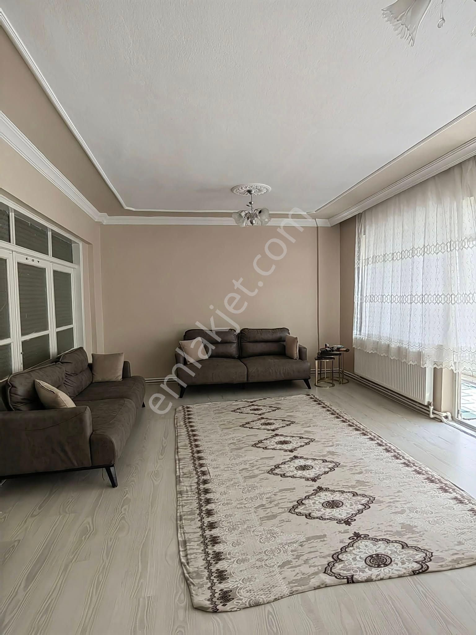 Nasreddin Emlaktan İstasyon Caddesi Üzeri Satılık Daire