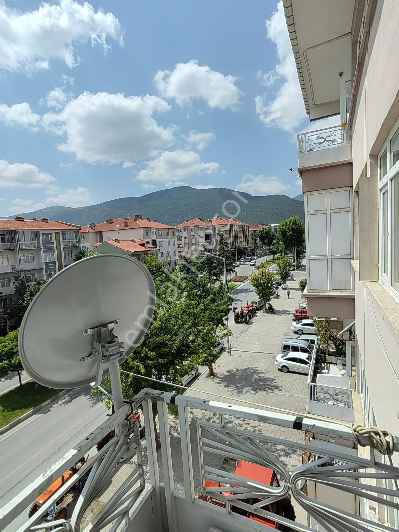 Nasreddin Emlaktan İstasyon Caddesi Üzeri Satılık Daire - Görsel 12