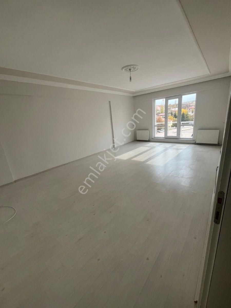 Şehrin En Prestijli Yerinde Genis Ferah Ara Kat Daire - Görsel 4