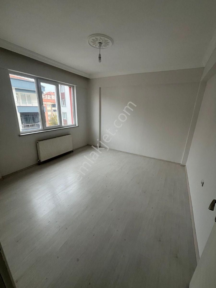 Şehrin En Prestijli Yerinde Genis Ferah Ara Kat Daire - Görsel 5