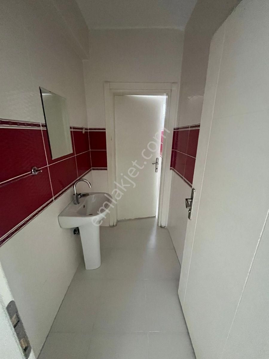 Şehrin En Prestijli Yerinde Genis Ferah Ara Kat Daire - Görsel 3