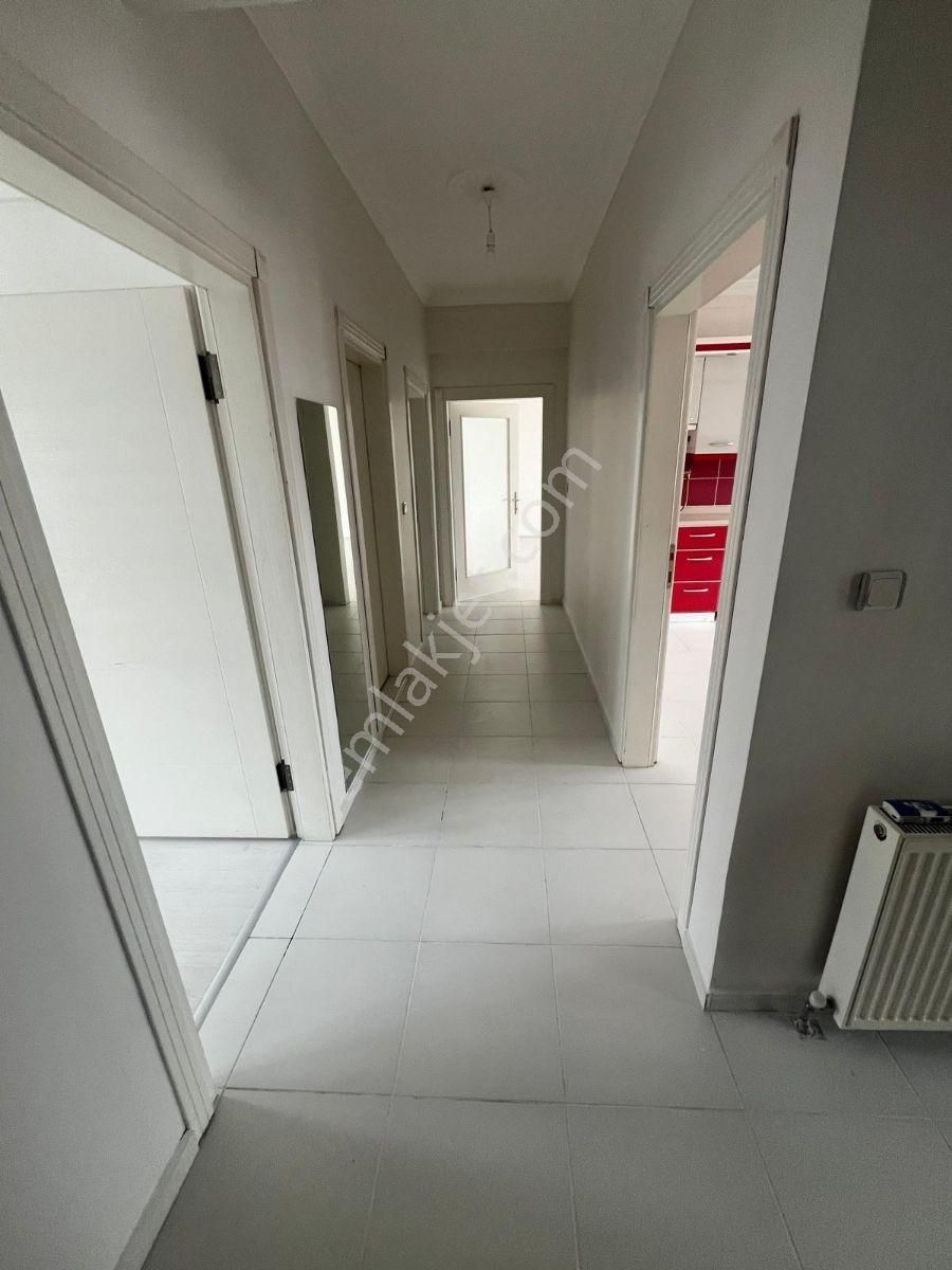 Şehrin En Prestijli Yerinde Genis Ferah Ara Kat Daire - Görsel 12