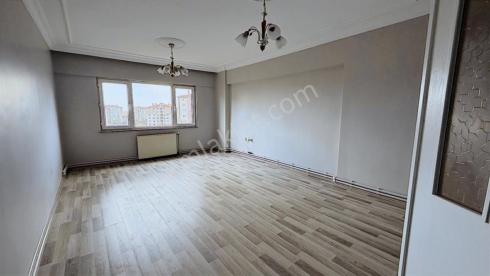 Turyaptan Belediye Konutları Venüs7 Sitesinde 3+1 Kiralık Daire - Görsel 13