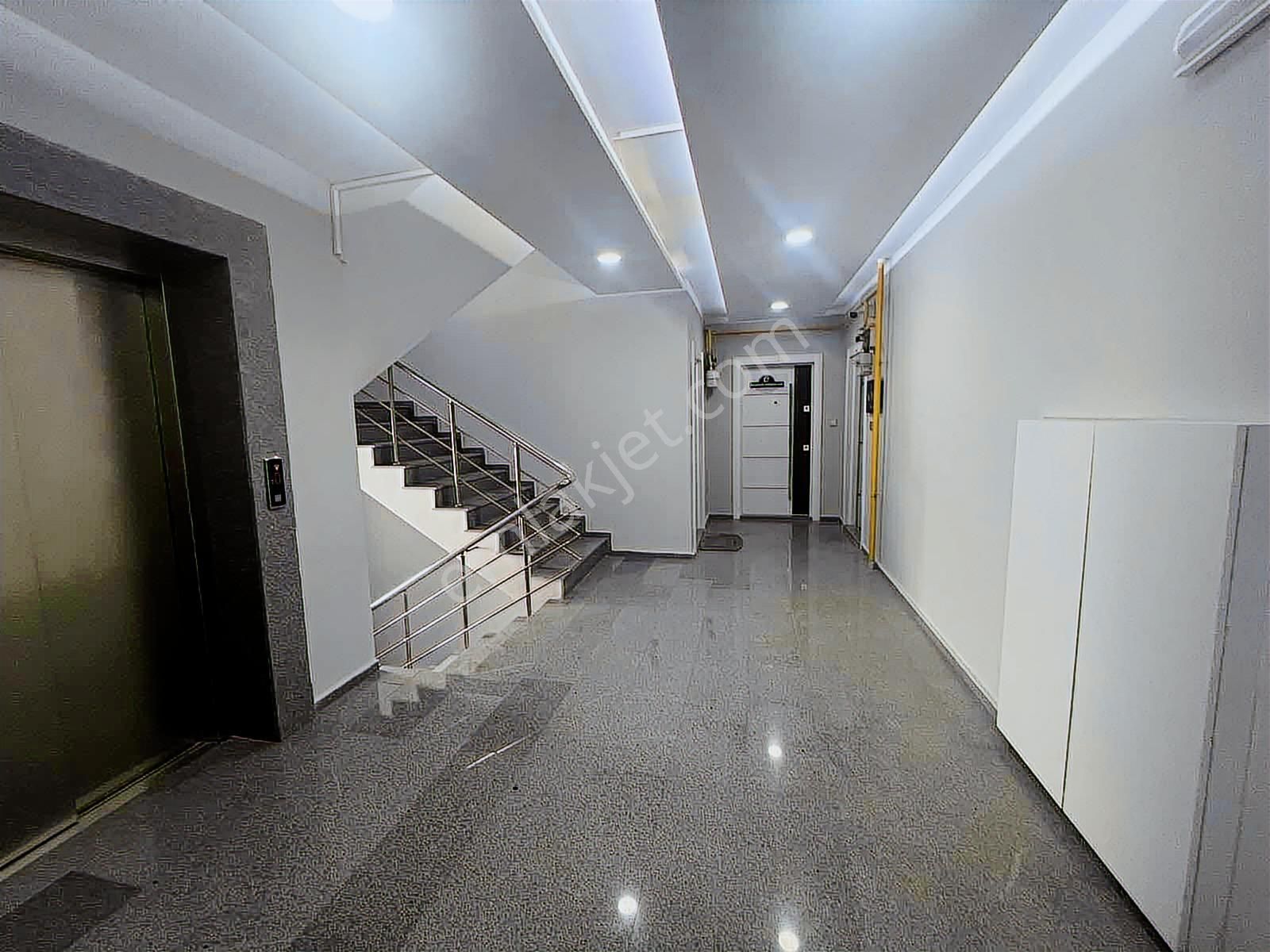 Şekerlerden Beşevler Yıldırım Caddesi Üzerinde Satılık Ofis - Görsel 11