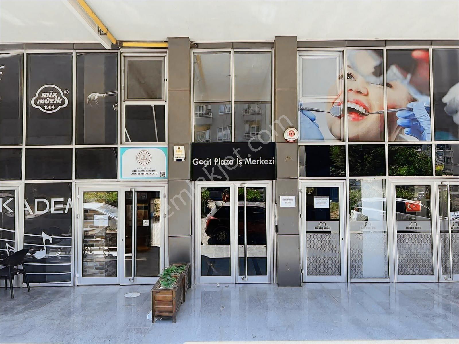 Şekerlerden Beşevler Yıldırım Caddesi Üzerinde Satılık Ofis - Görsel 8