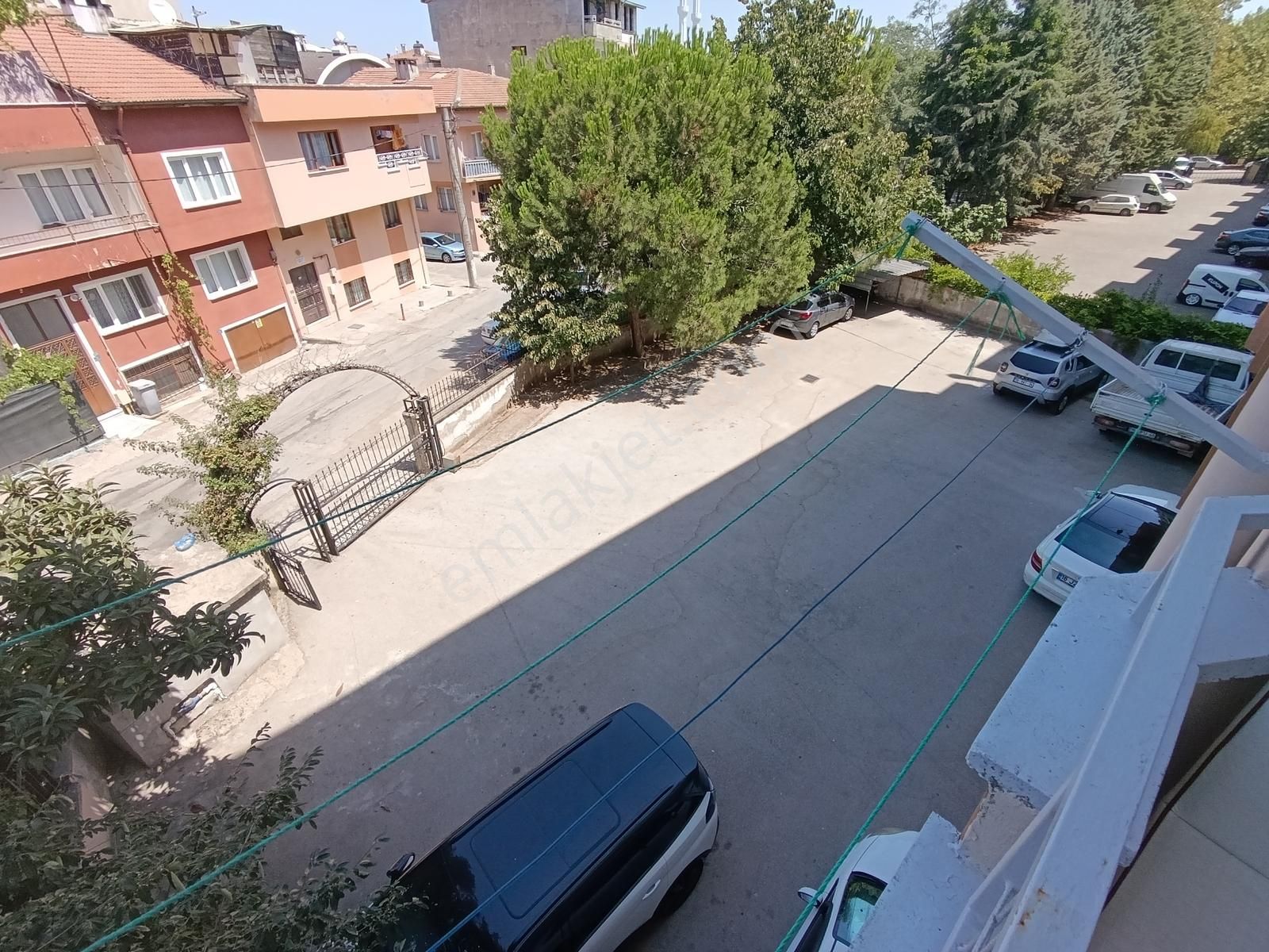 Şekerlerden Beşevler Caddesi Üzerinde Satılık 3+1 Daire