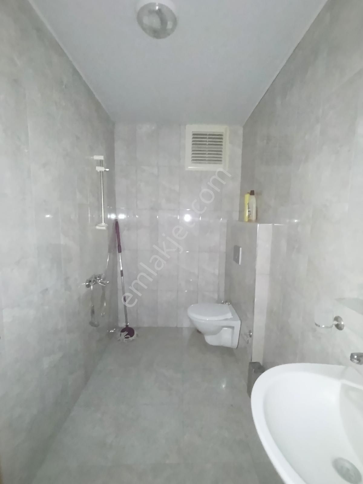 Şekerlerden Beşevler Yıldırım Caddesi Üzerinde 1+1 Kiralık Ofis - Görsel 3