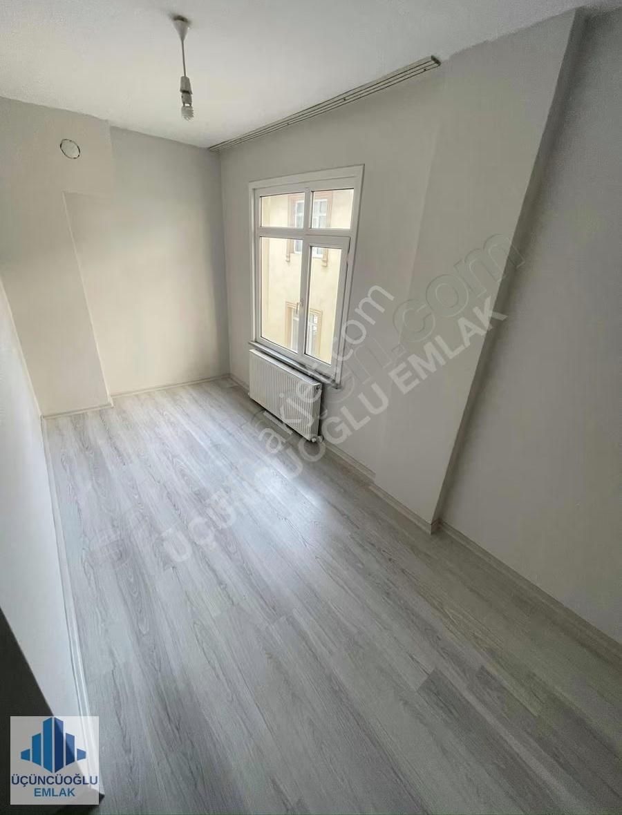 Esenyalı 4 Yolda Kiralık 3+1 Daire 2. Kat - Görsel 3