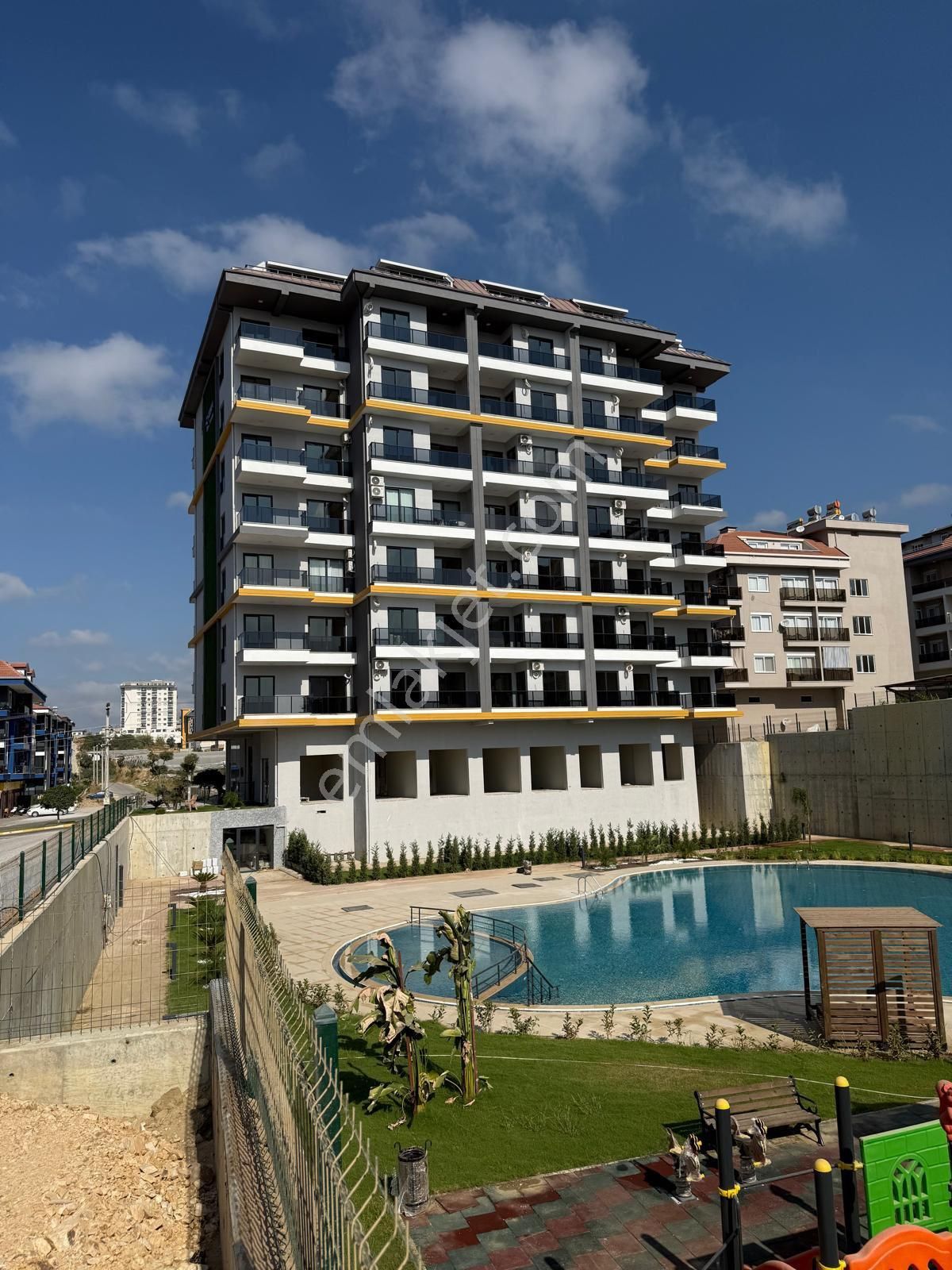 Alanya Payallar’da Ultra Lüks Satılık 1+1 Geniş Full Aktiviteli Daire