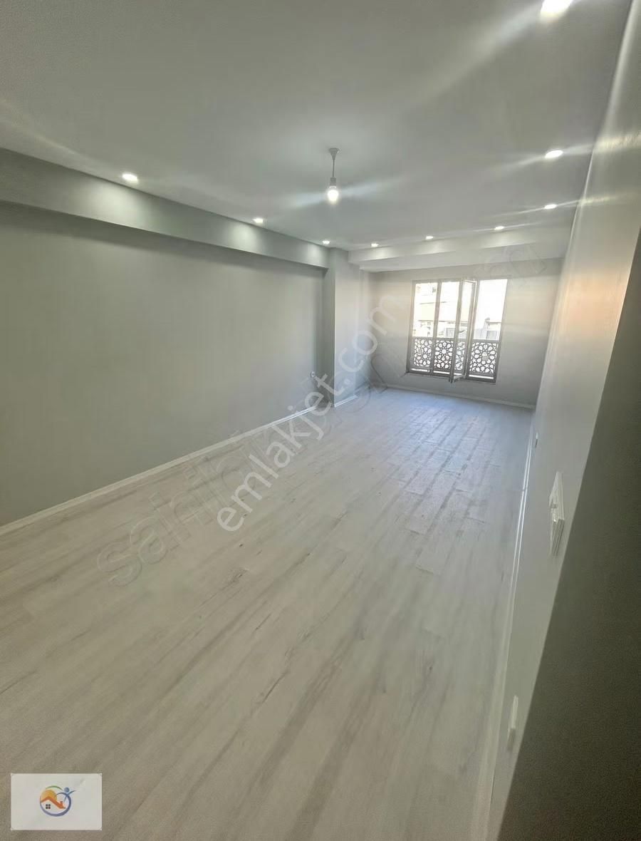 Çırpıcı'da Ana Cadde Üzeri Satılık 120 M2 3+1 Sıfır Daire