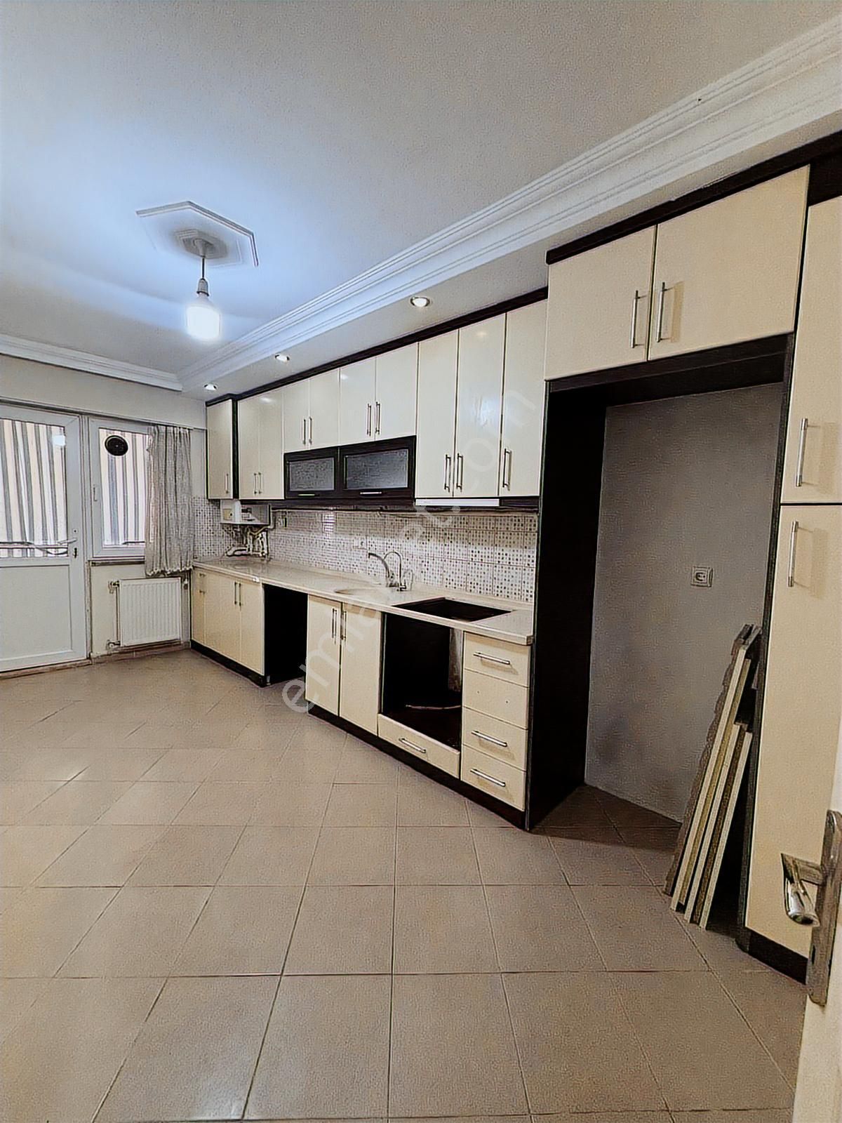 Çınara Yakın Mevkide 150m2 3+1 Arakat 15 Yaşında Satılık Daire - Görsel 16