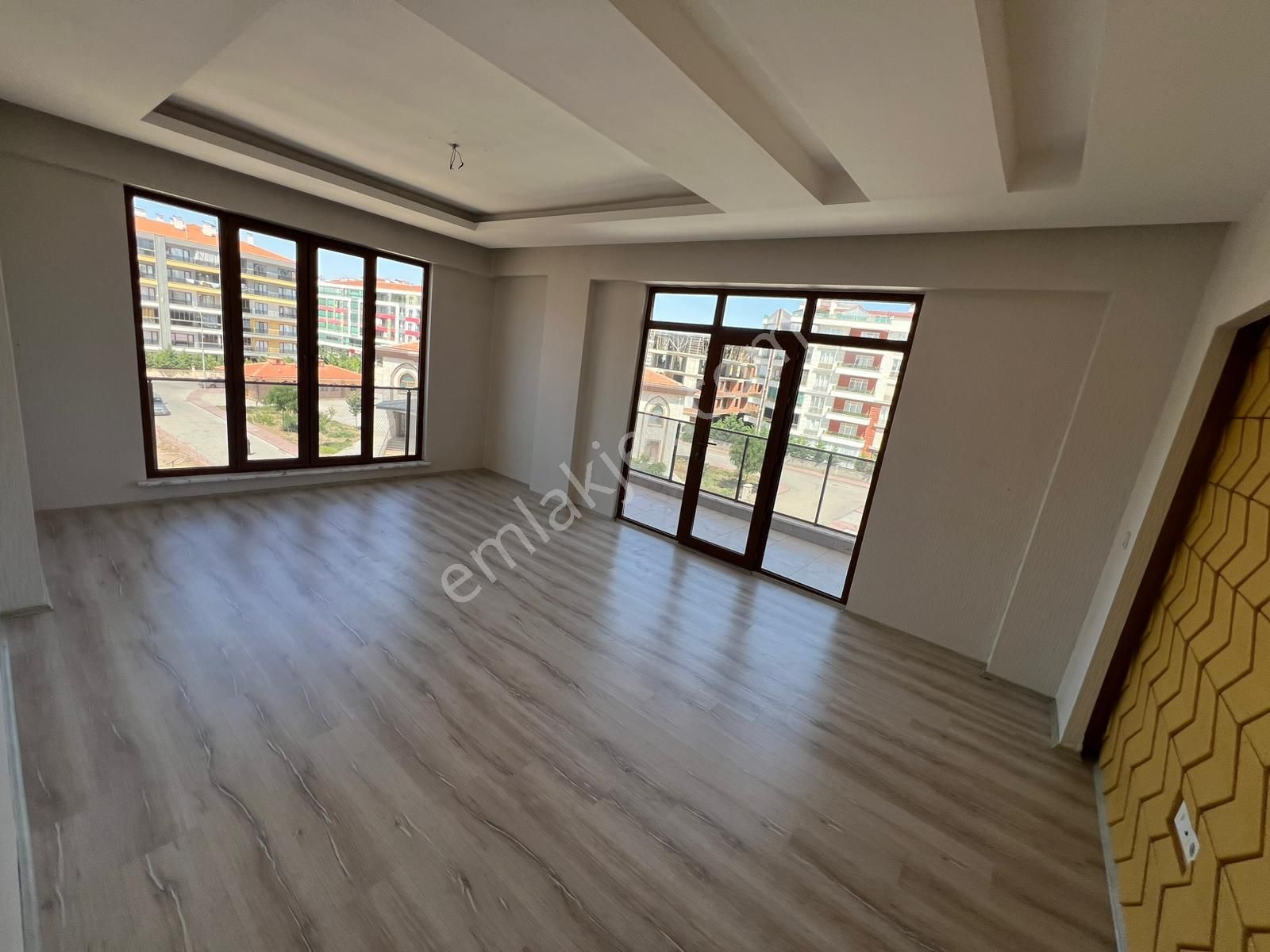 Real Avm Yanında Önü Acık 4+1 Satılık Site İçinde Daire