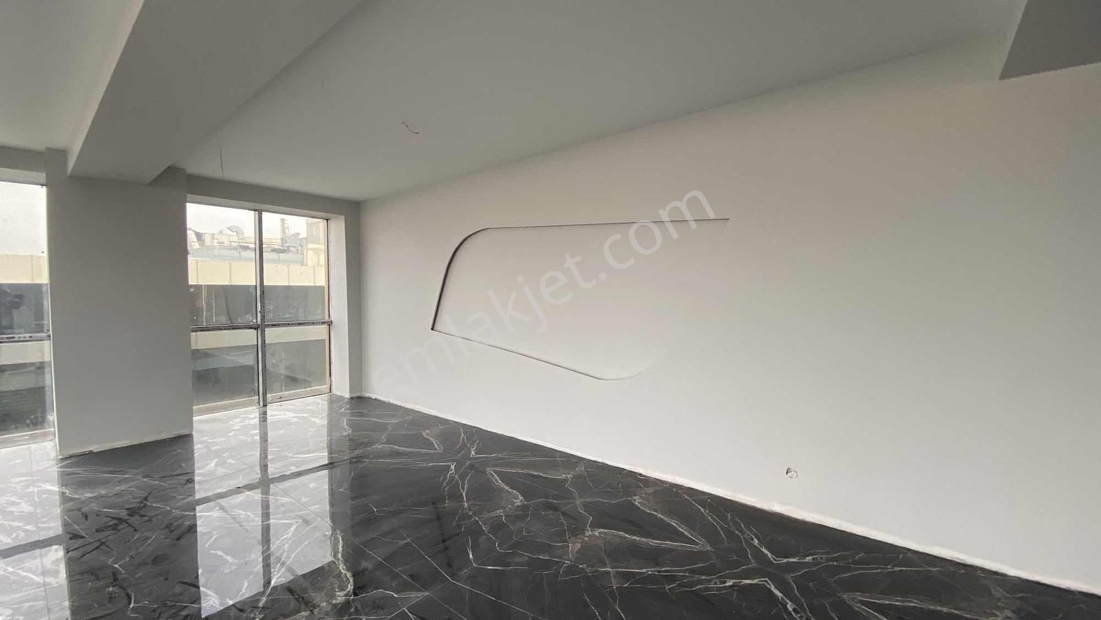 Remax Dem'den Şehrin Merkezinde Lüks Ofis - Görsel 23