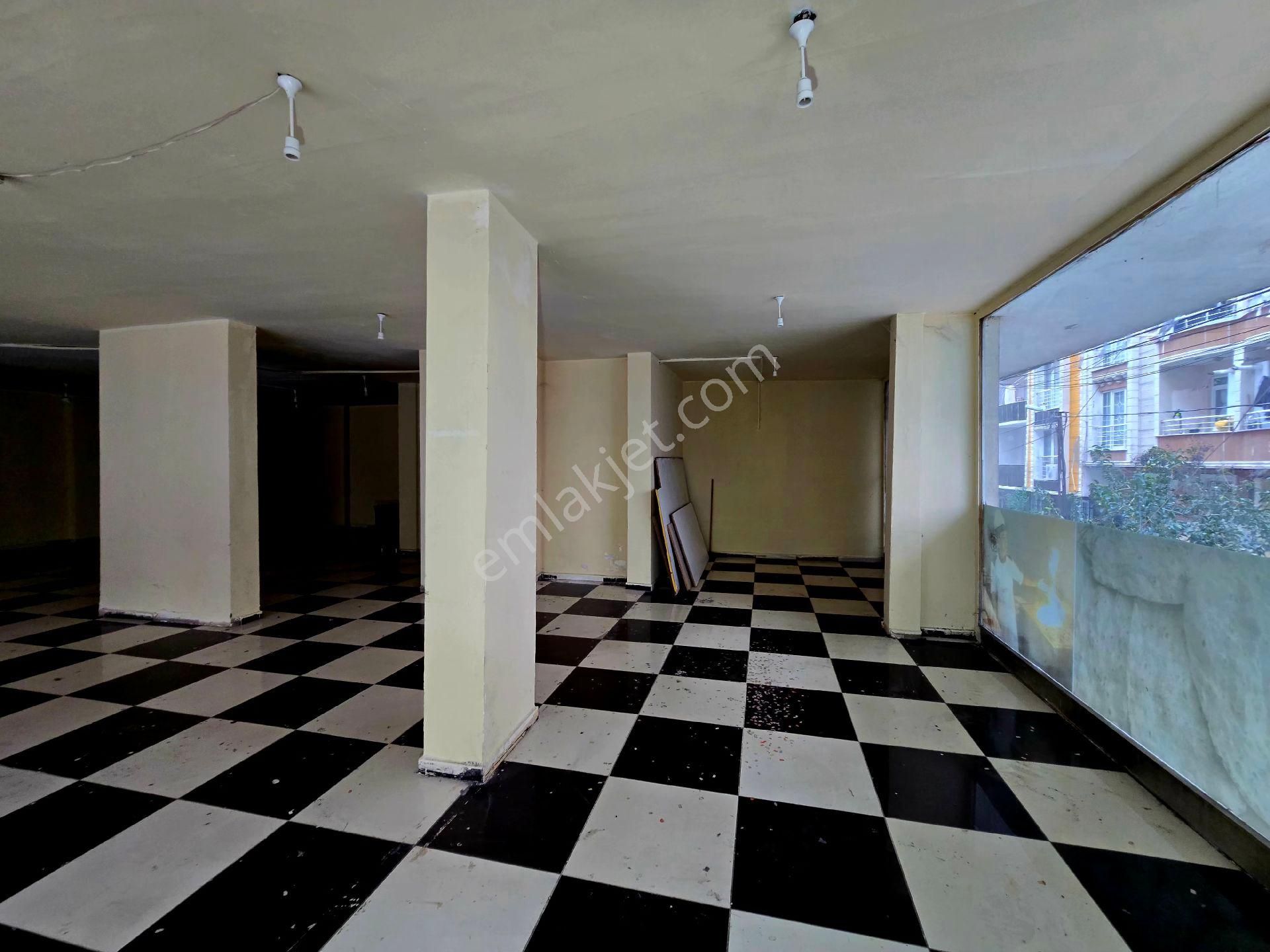 Esenyurt Kıraç Satılık 150 M² Dükkan - Görsel 13
