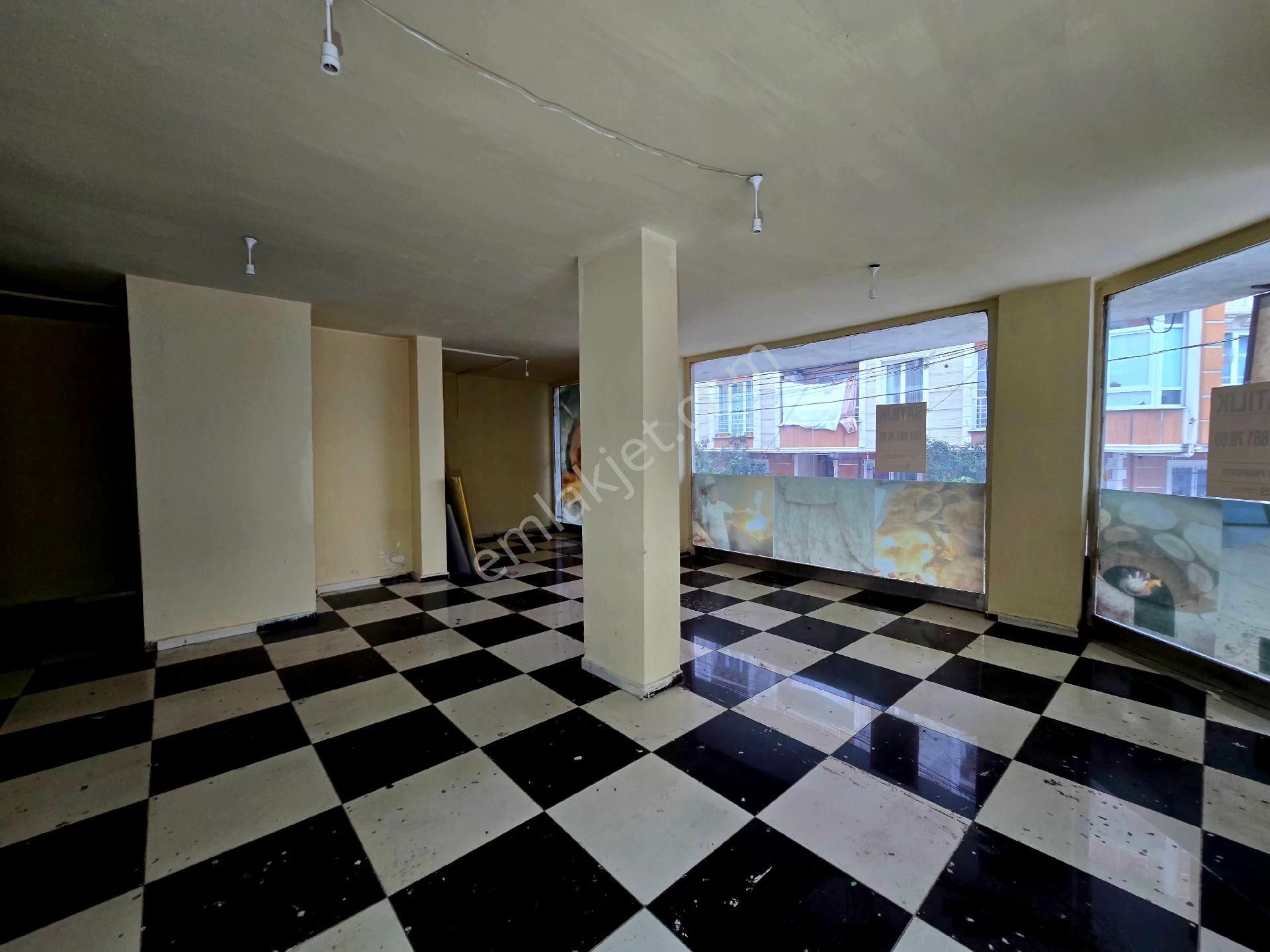 Esenyurt Kıraç Satılık 150 M² Dükkan - Görsel 12