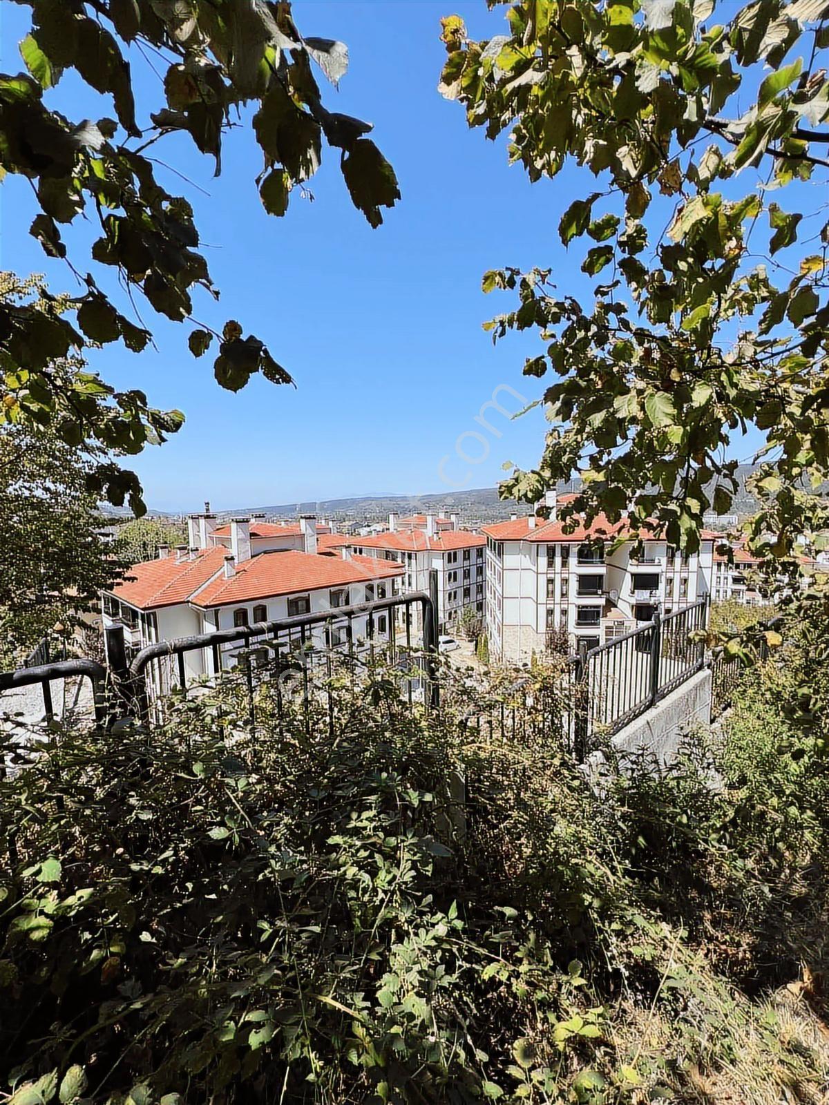 Ruşen Aydın Gayrimenkul'den Kaynaşlı Merkezde Satılık Arsa - Görsel 24