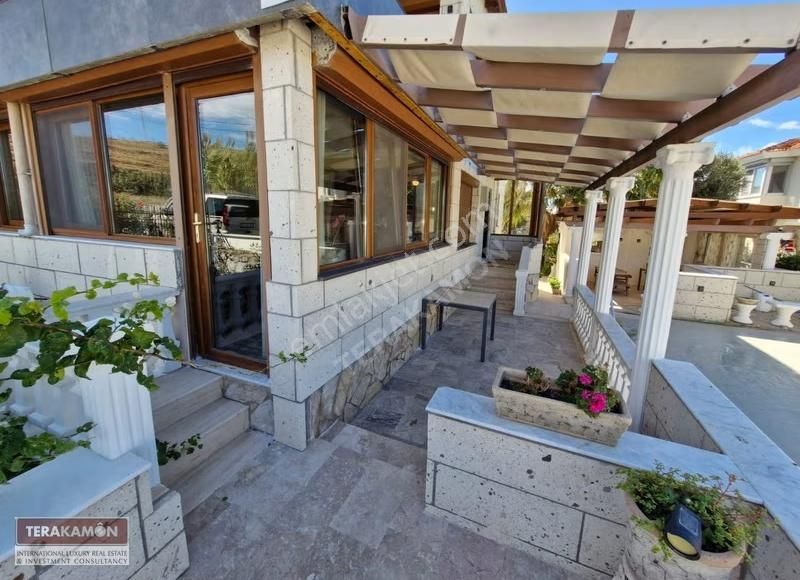 İzmir Çeşme Çiftlik Köy Denize 100 Metre Havuzlu Dubleks Villa - Görsel 6