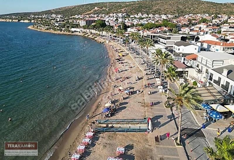 İzmir Çeşme Çiftlik Köy Denize 100 Metre Havuzlu Dubleks Villa