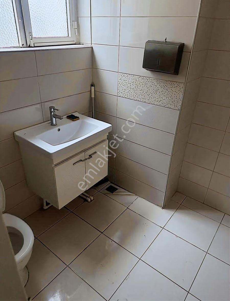 Engin Erdem'den Merter Ana Cadde'de Kiralık İşyeri - Görsel 8