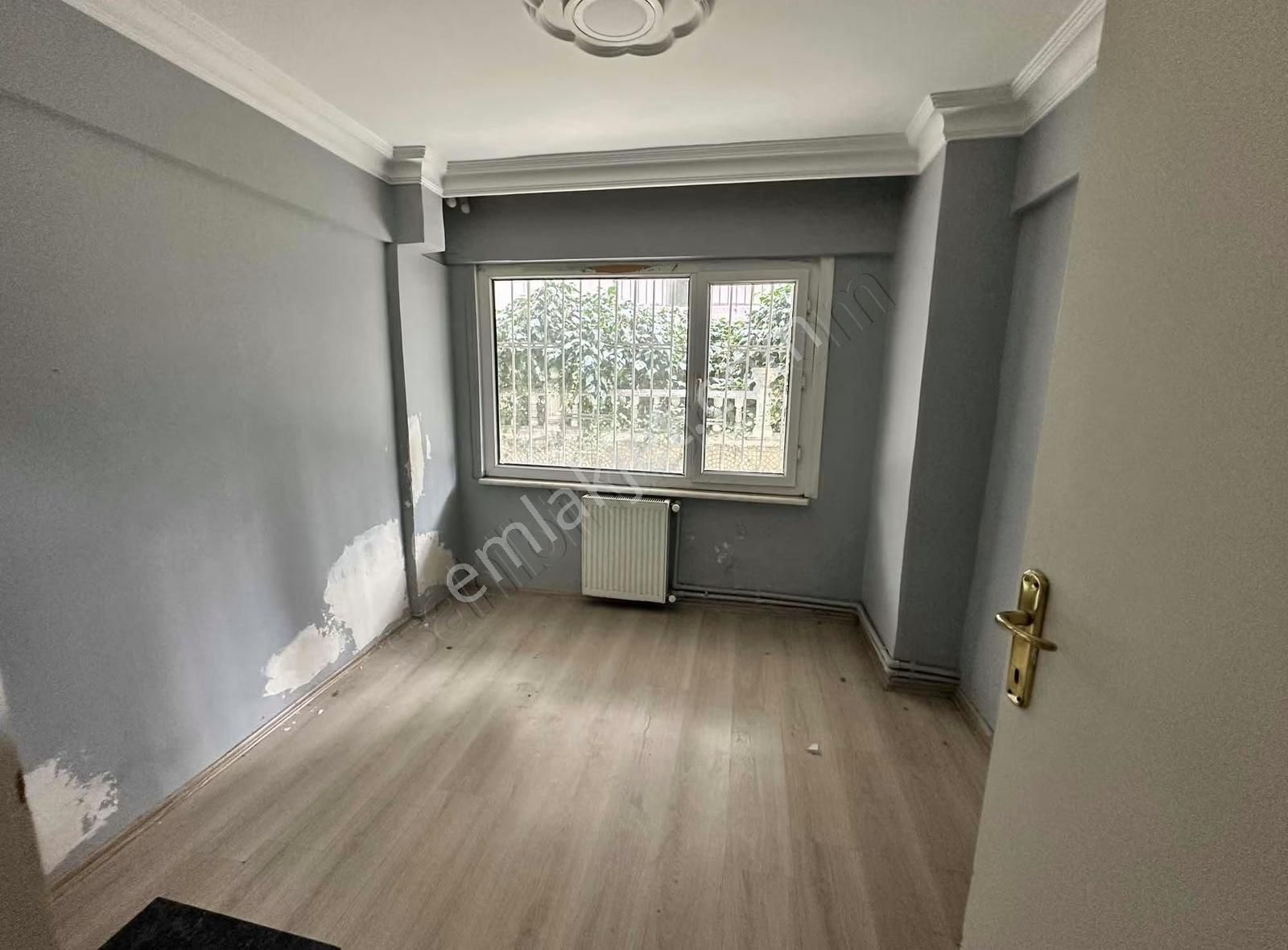 Engin Erdem'den Merter Mete Sokakta 2+1 Kiralık Giriş Kat Daire - Görsel 12