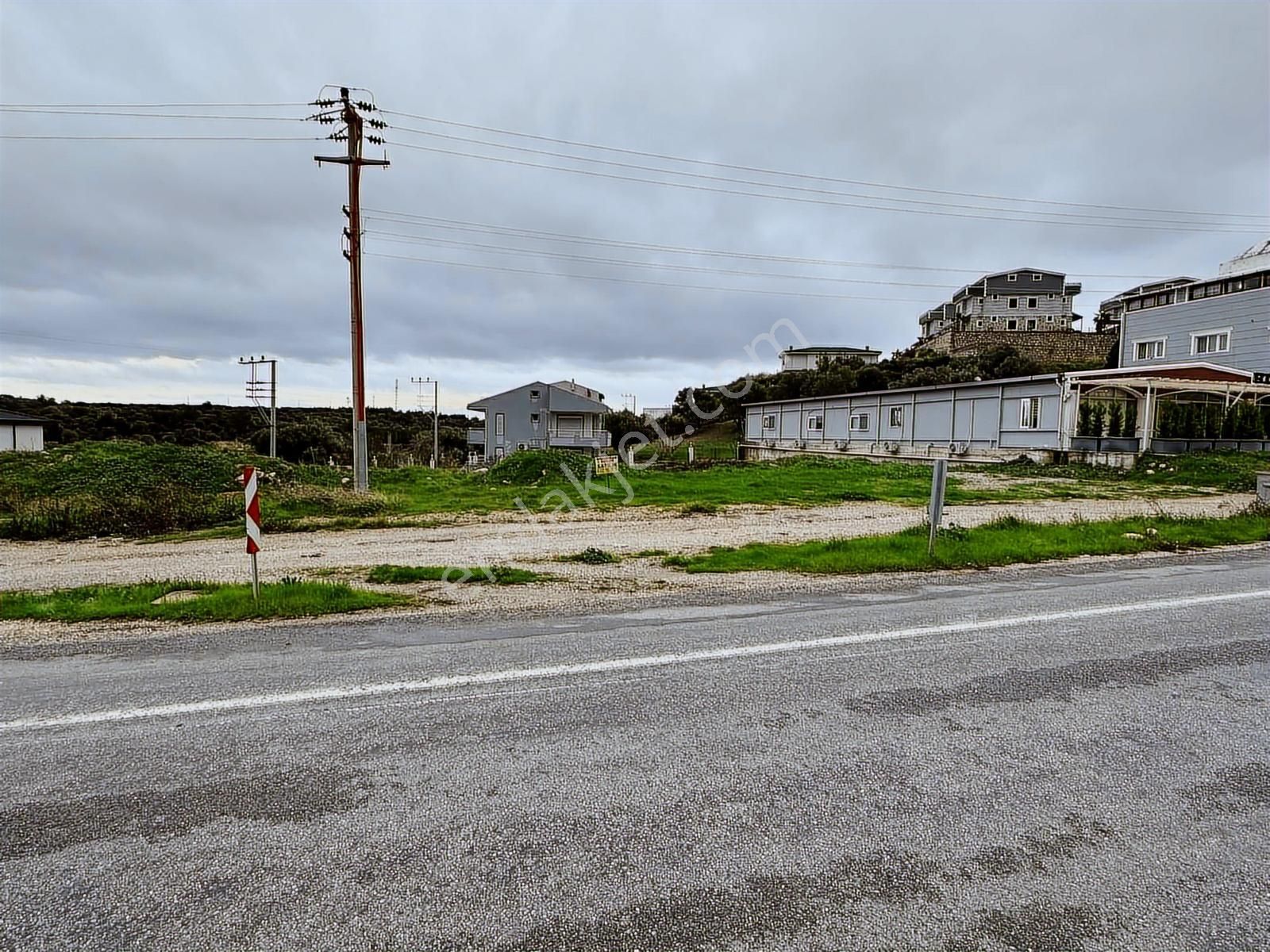 Mordoğan Emlaktan İzmir Caddesne Sıfır 1.314m2 Satılık Köşe Arsa