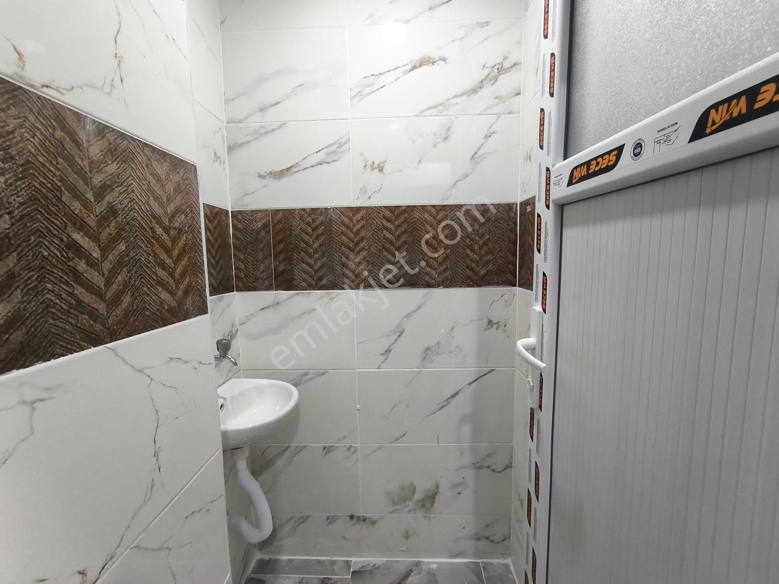 Fa Özbir'den Bağlıkta İskanlı Kapalı Otoparklı Cadde Cephe 2+1. - Görsel 31