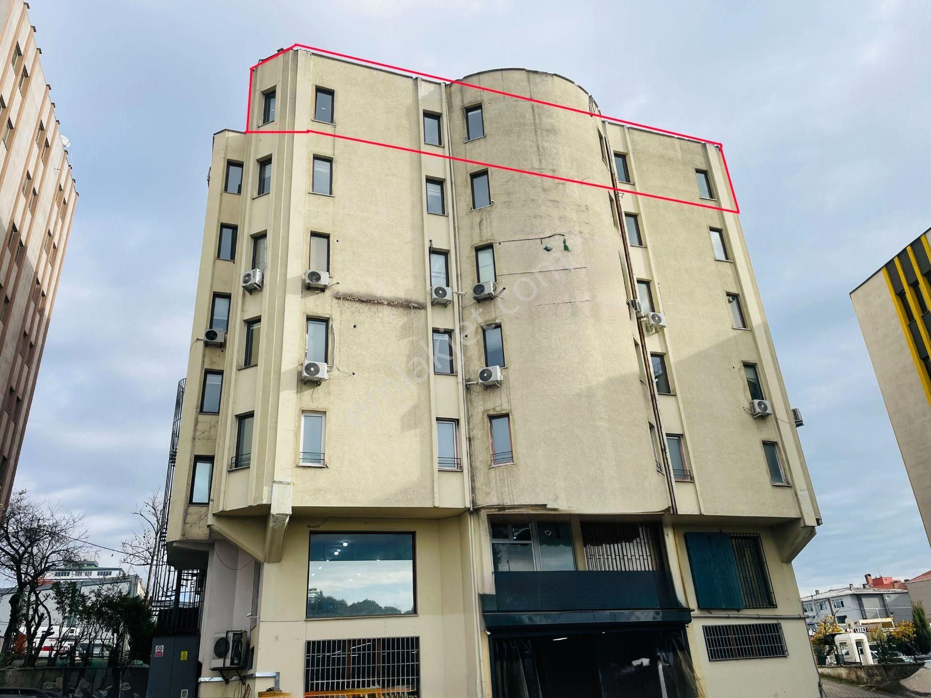 Bostancı Metro Da Tabela Değeri Yüksek Kiralık 400 M2 Ofis Katı