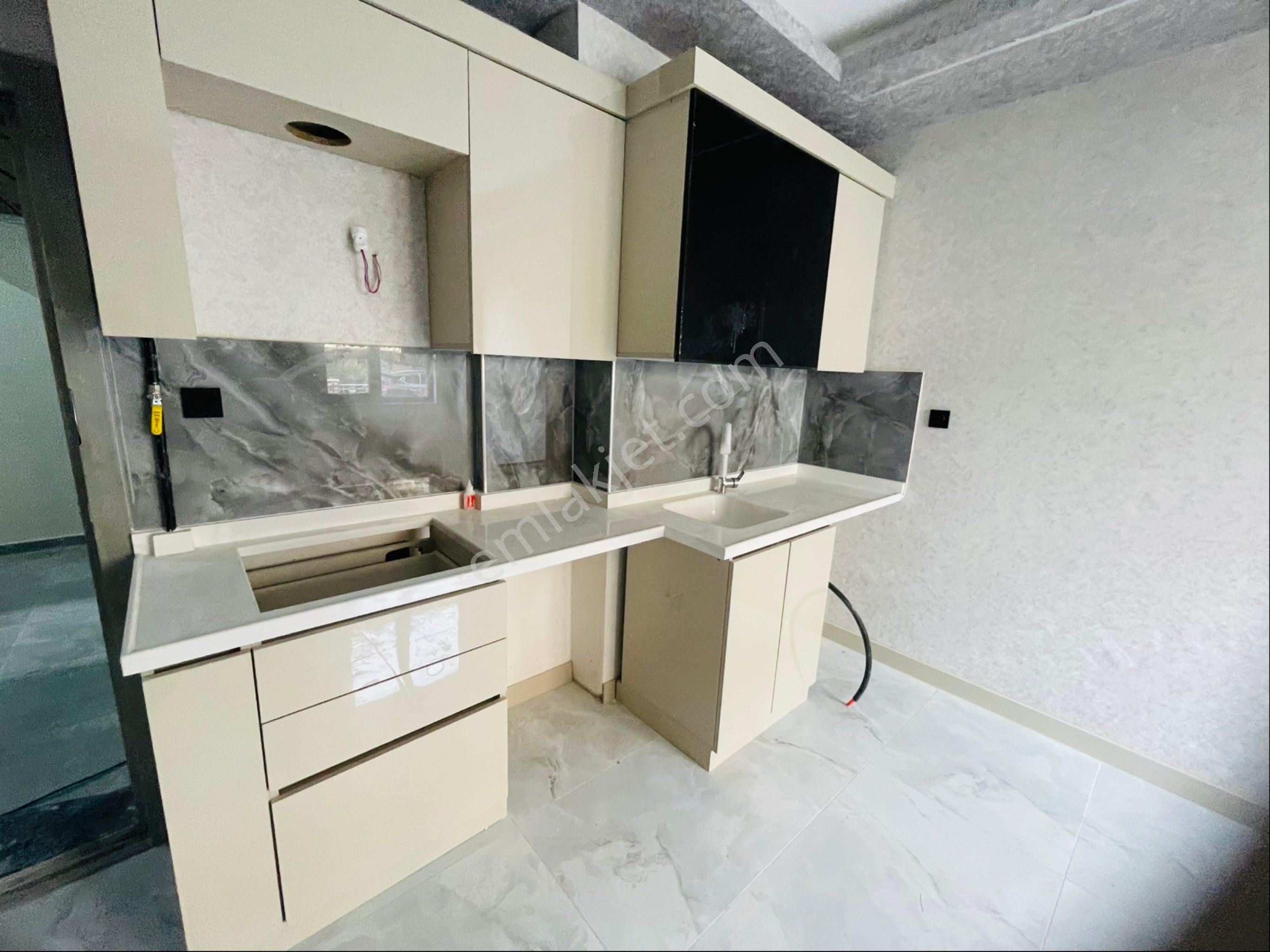 Öz Eda Emlaktan Bağlum Karakayada Satılık 1+1 Full Yapılı Daire - Görsel 10