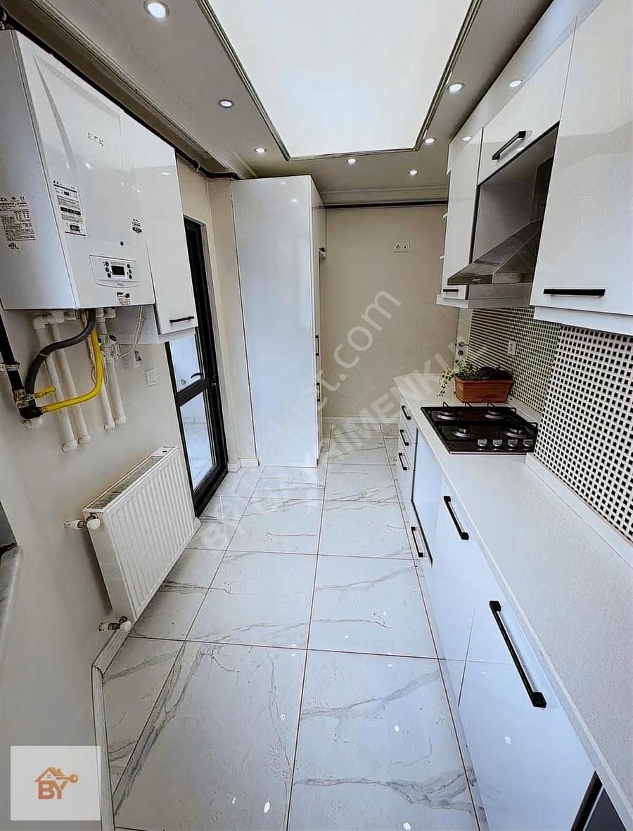 Sultan Murat Mahallesinde Satılık 2+1 Okul Yanı Köşe Bina - Görsel 10