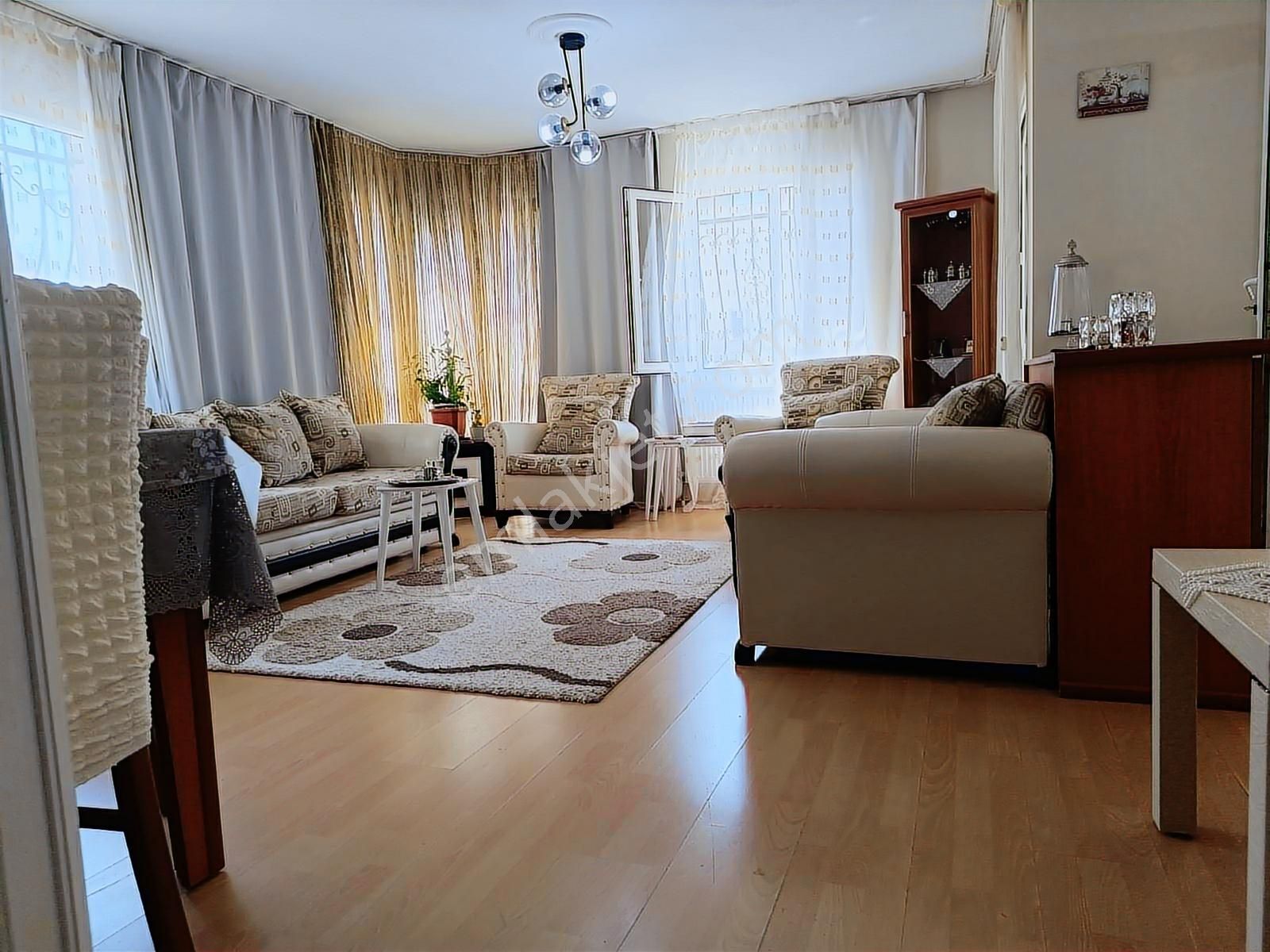 Buket Emlaktan 2+1 Eşyalı Kiralık Daire Doğalgazlı Asansörlü - Görsel 6
