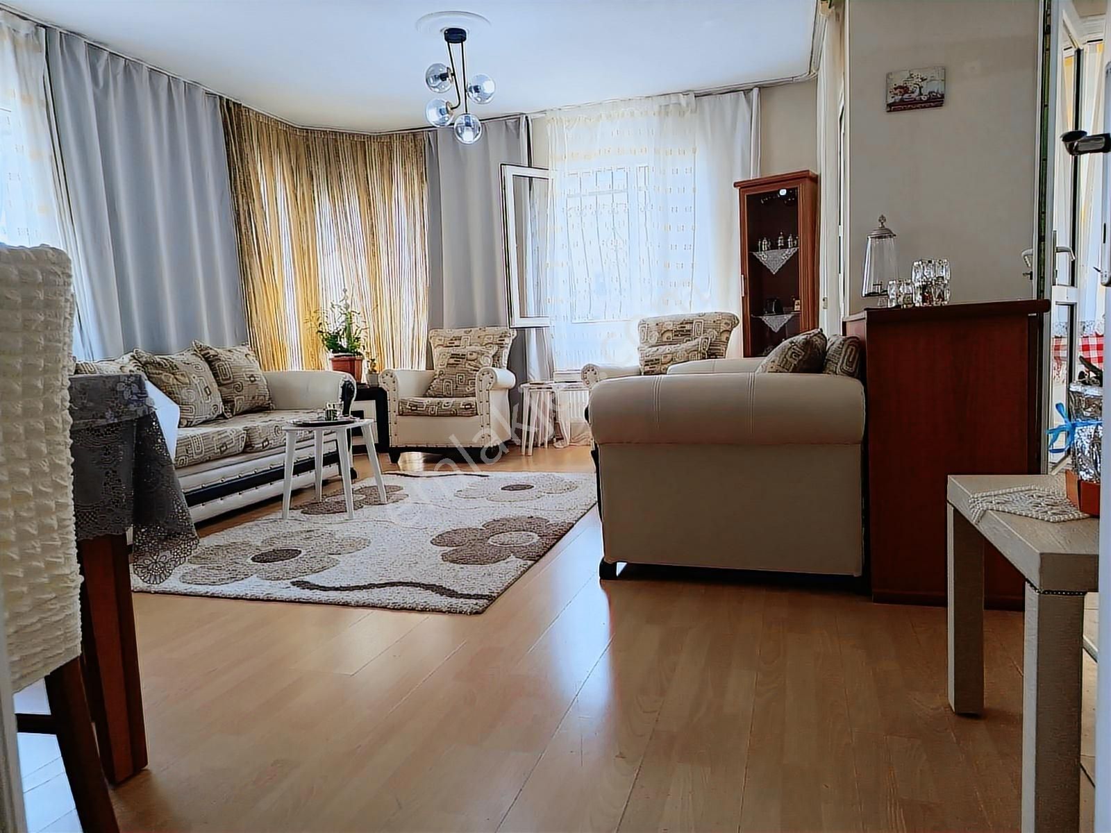 Buket Emlaktan 2+1 Eşyalı Kiralık Daire Doğalgazlı Asansörlü - Görsel 5