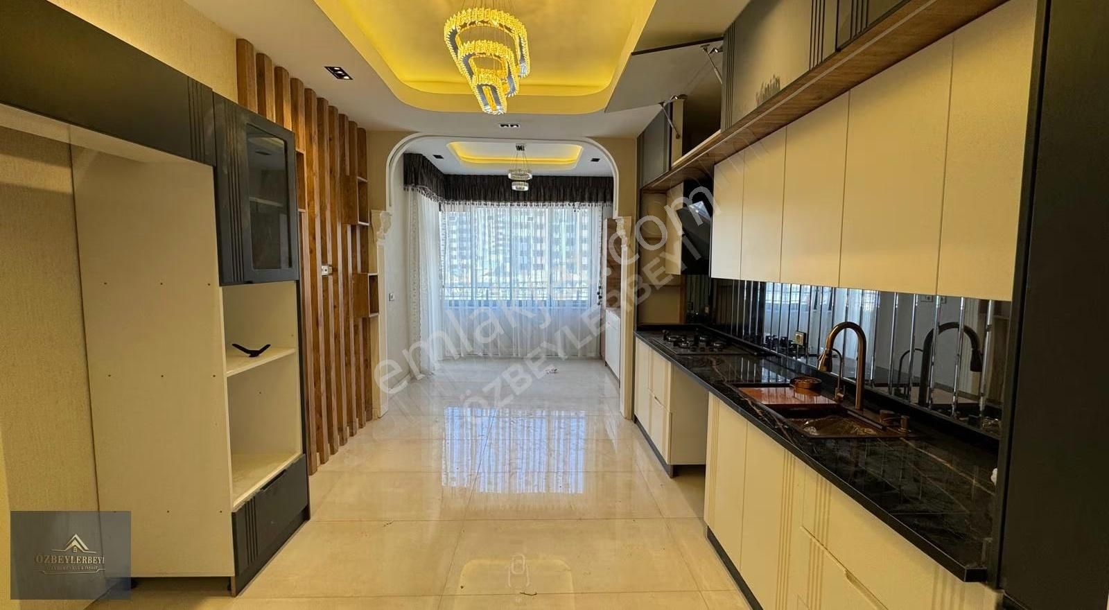 Fıstıklık Merkezi Lokasyonda Satılık Ultra Lüks 3,5+1 Daire - Görsel 5