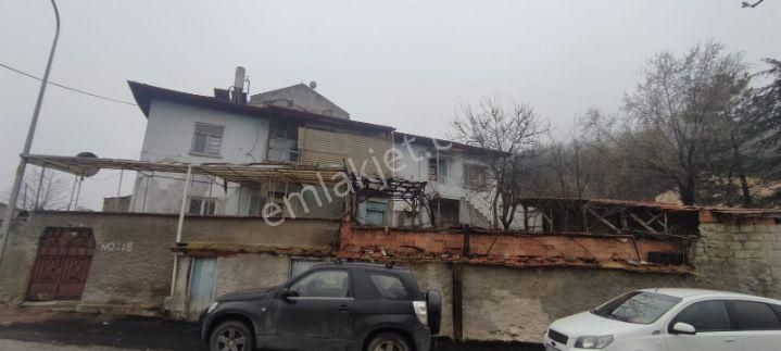 Deniz Yiğit Emlak'tan Hamidiye Mahallesinde 2 Katlı Müstakil Ev