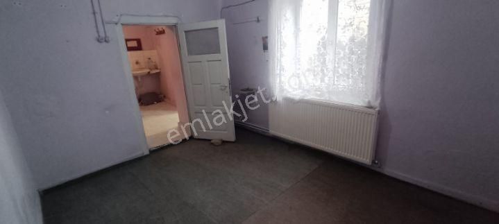 Deniz Yiğit Emlak'tan Hamidiye Mahallesinde 2 Katlı Müstakil Ev - Görsel 10