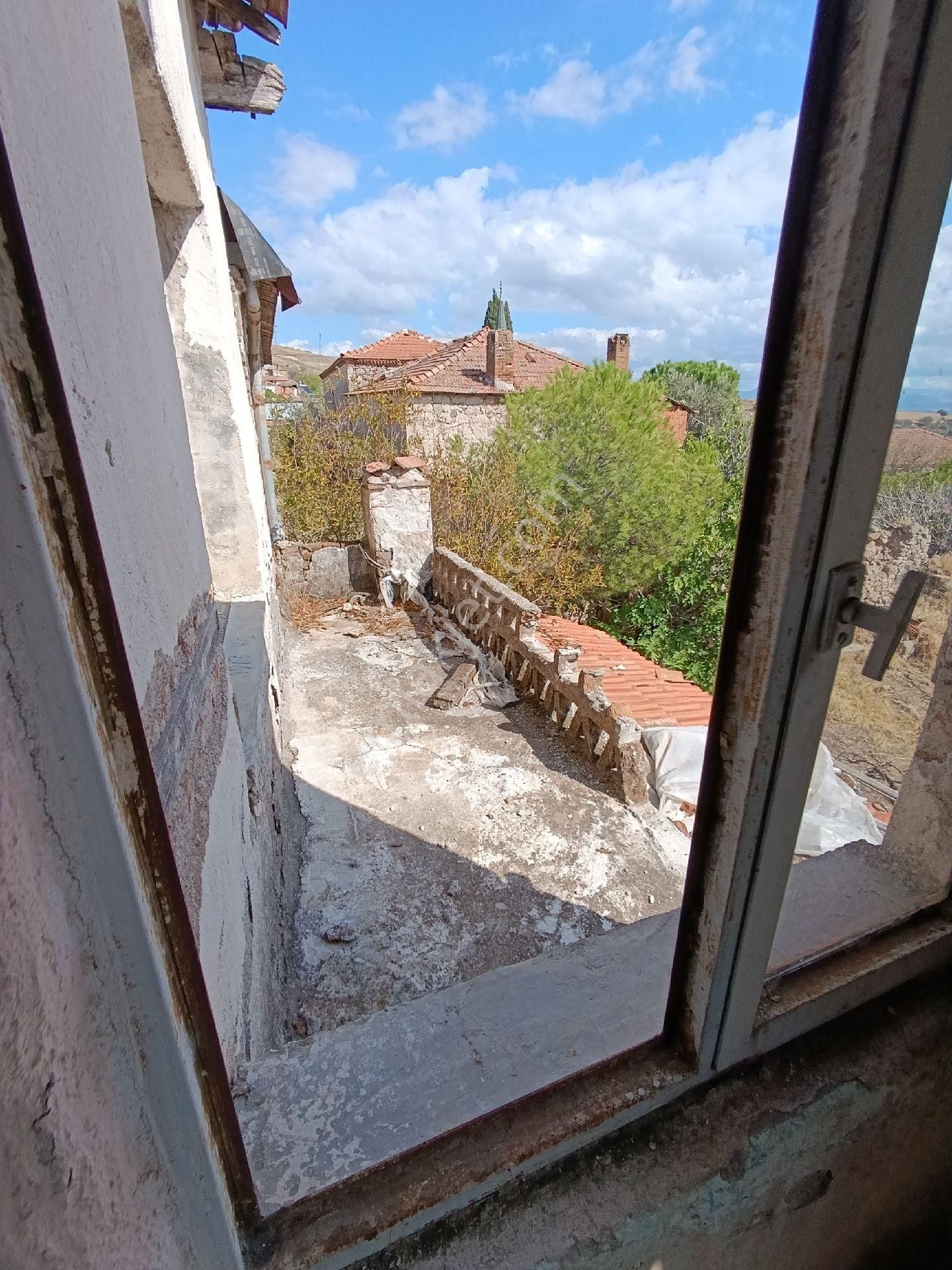 Bergama Ferizler Köyünde Satılık 452 M2 Müstakil Ev Arsa - Görsel 13