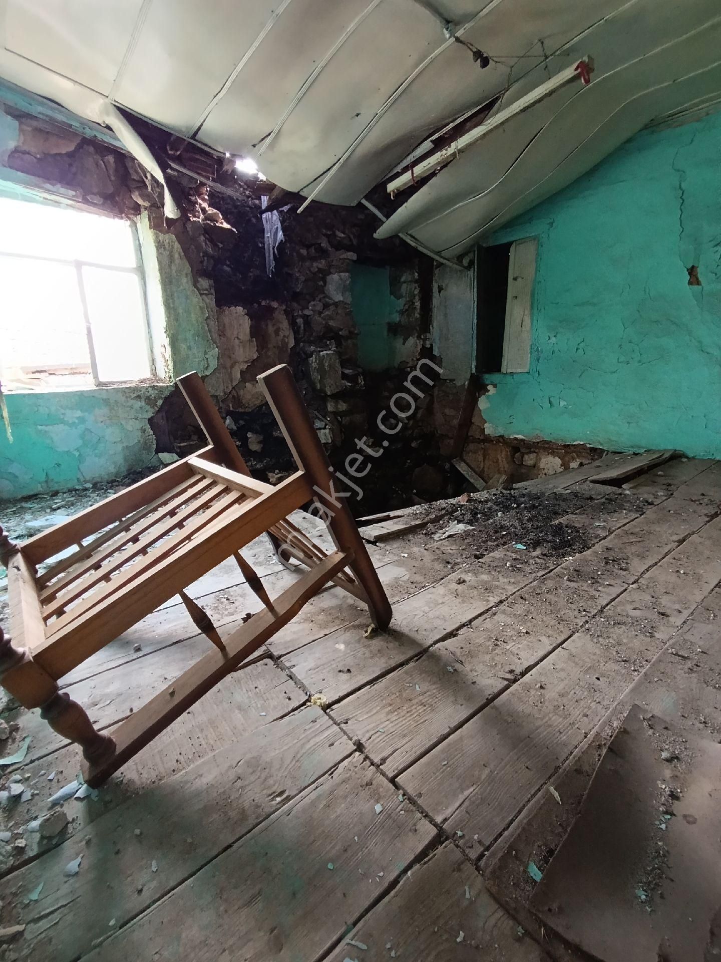 Bergama Ferizler Köyünde Satılık 452 M2 Müstakil Ev Arsa - Görsel 24