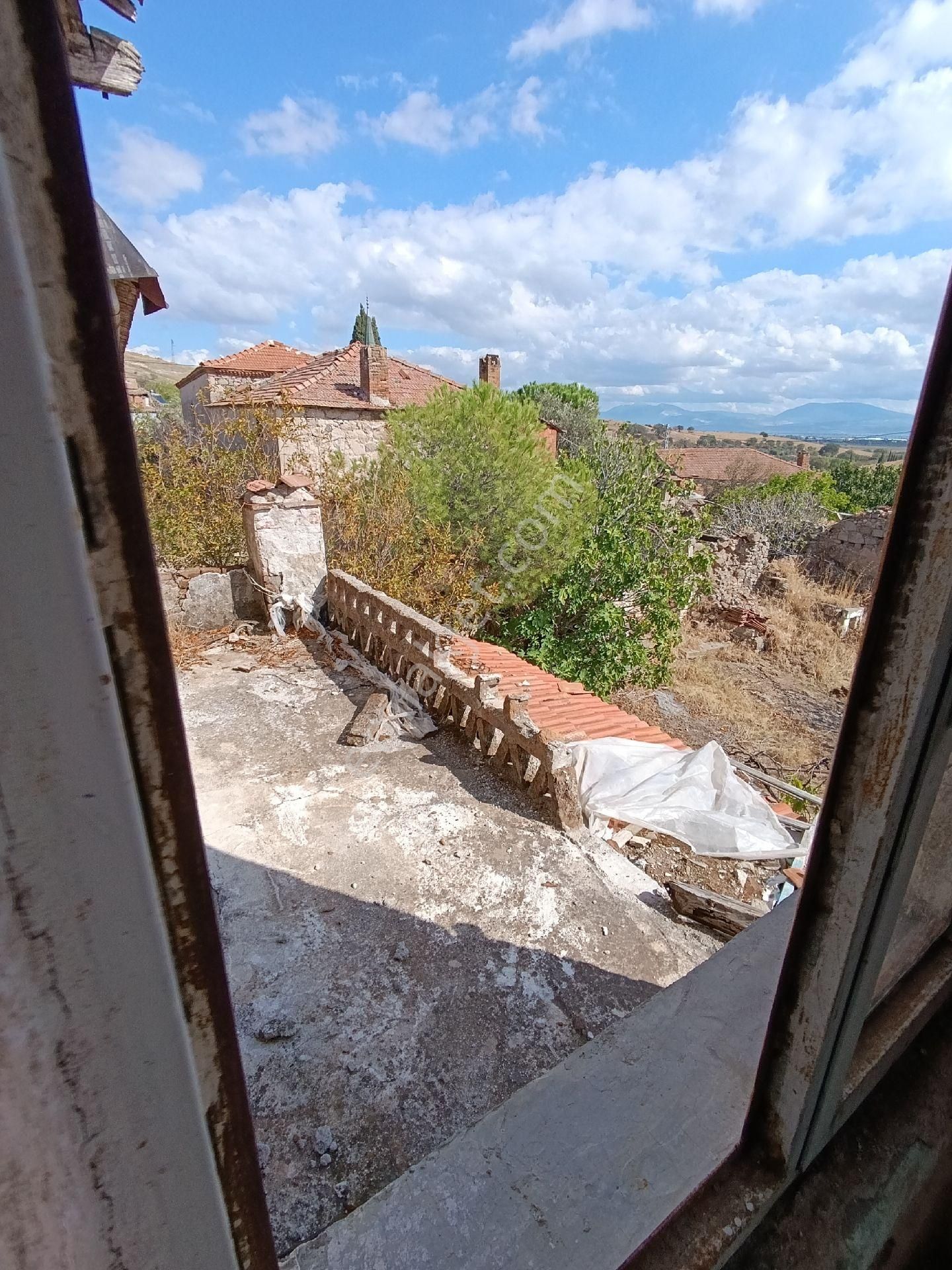 Bergama Ferizler Köyünde Satılık 452 M2 Müstakil Ev Arsa - Görsel 14