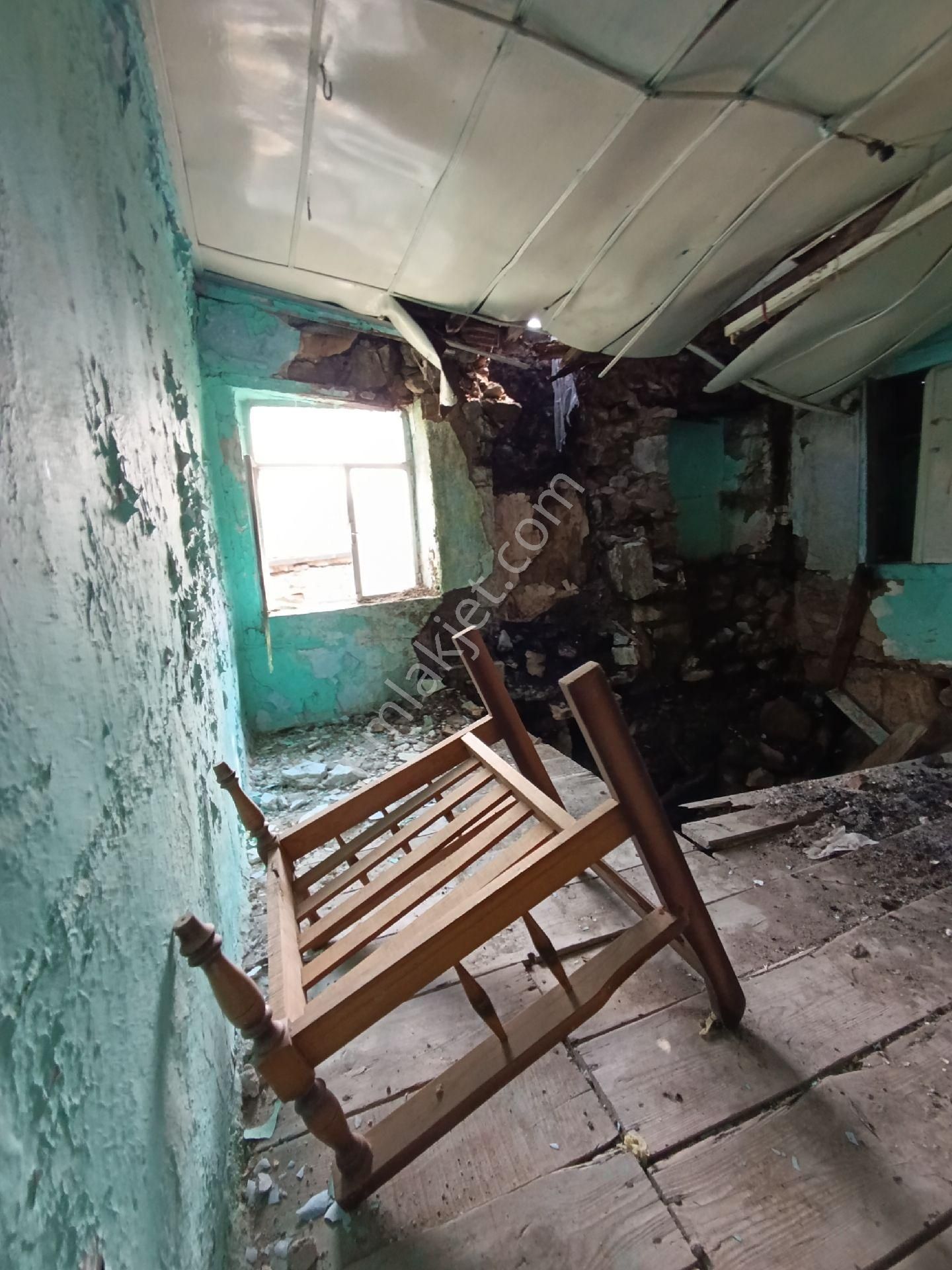 Bergama Ferizler Köyünde Satılık 452 M2 Müstakil Ev Arsa - Görsel 25