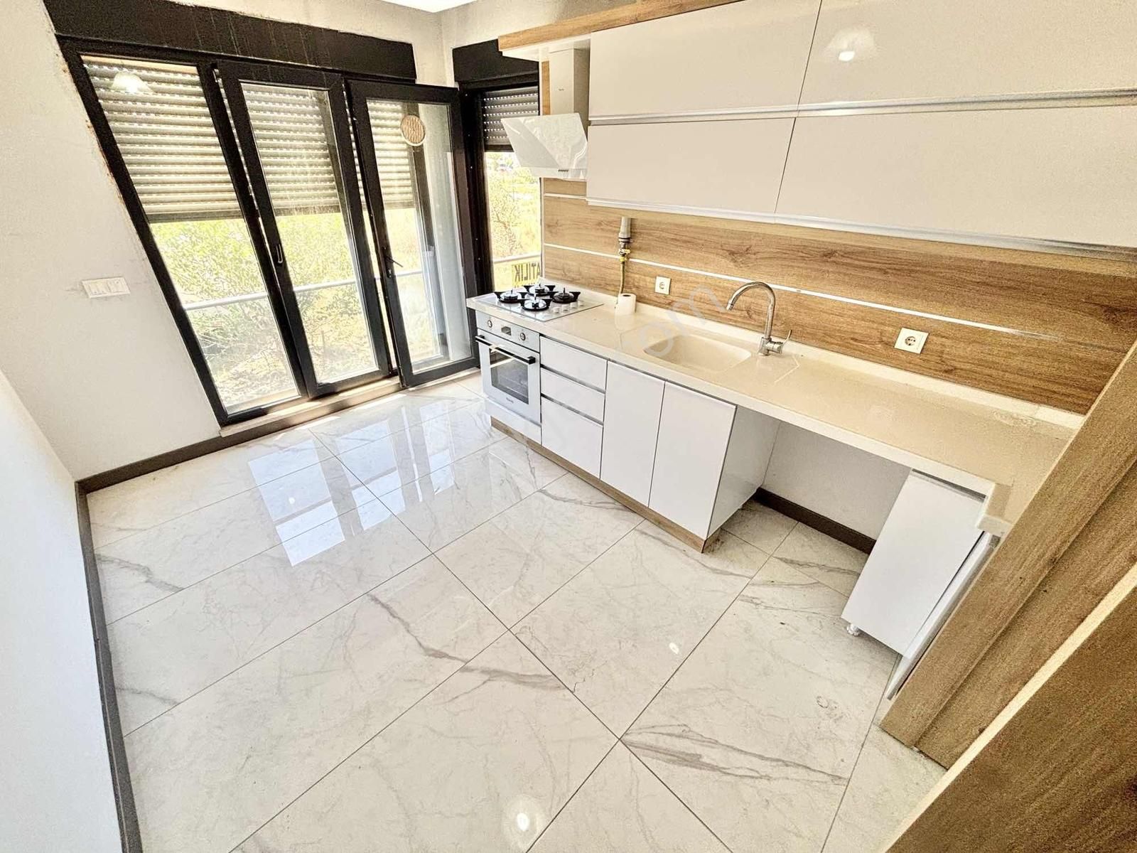 ▀onur Yıldırımdan Ebeveyn Banyolu Çay Manzaralı 3+1 Şahane Daire