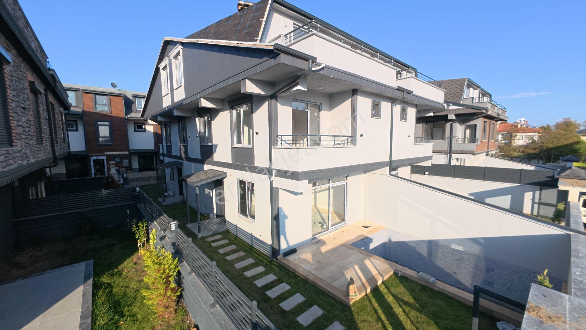 Kocaali'de Yüksek Standartlarda Tasarlanmış Havuzlu 4+1 Villa