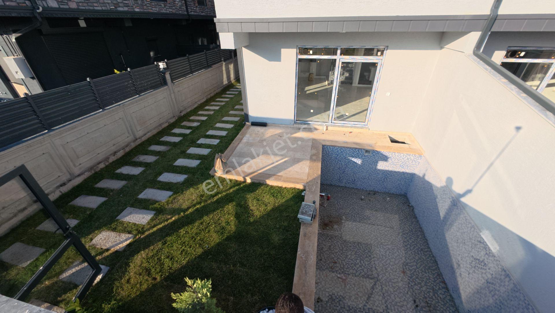 Kocaali'de Yüksek Standartlarda Tasarlanmış Havuzlu 4+1 Villa - Görsel 2