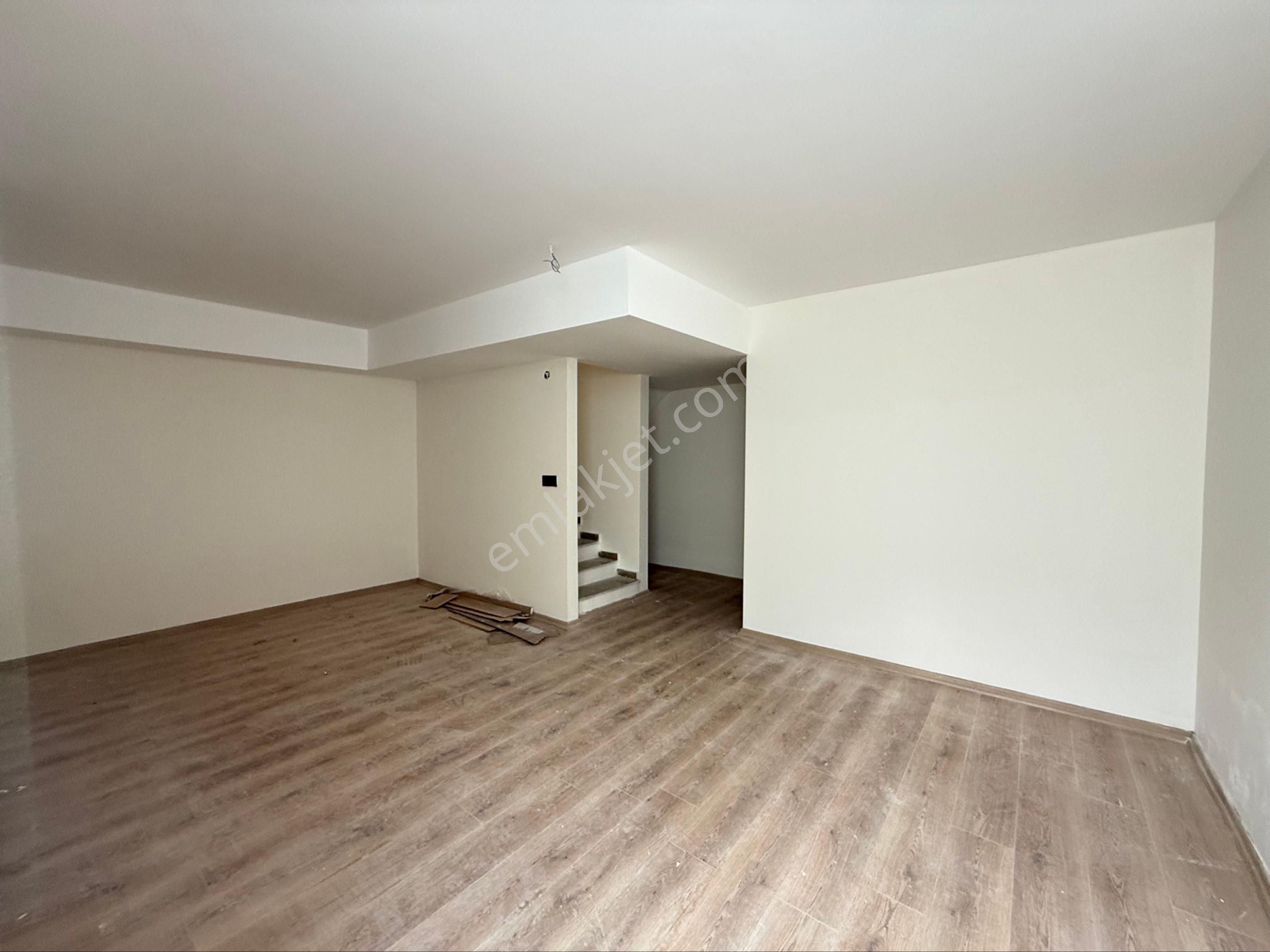 Alya Gayrimenkul Ilıcada Denize Yürüme Mesafesinde Viila - Görsel 11