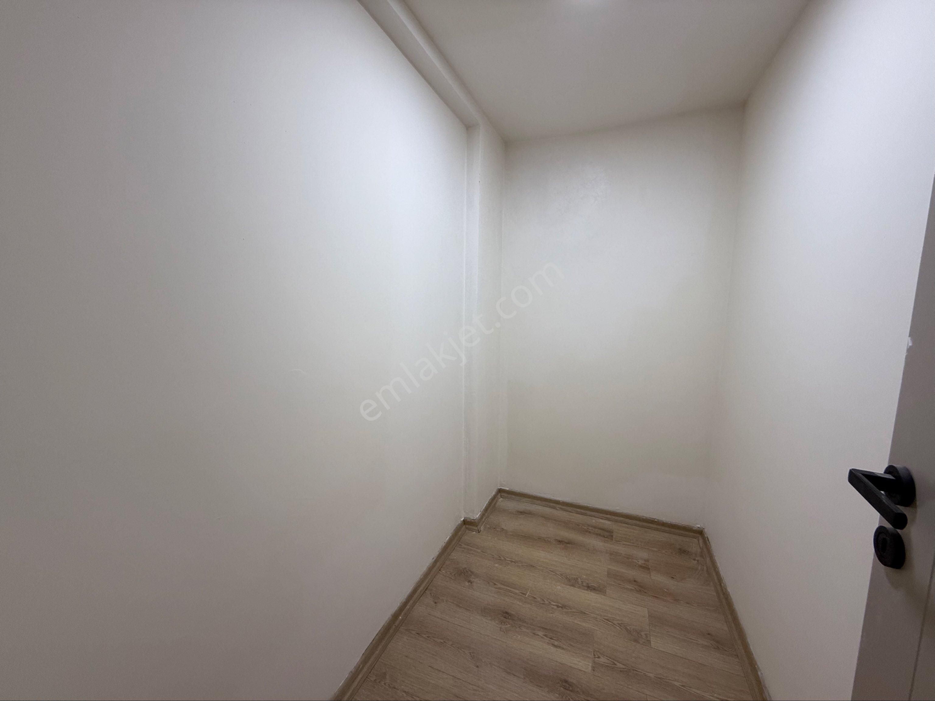 Alya Gayrimenkul Ilıcada Denize Yürüme Mesafesinde Viila - Görsel 12