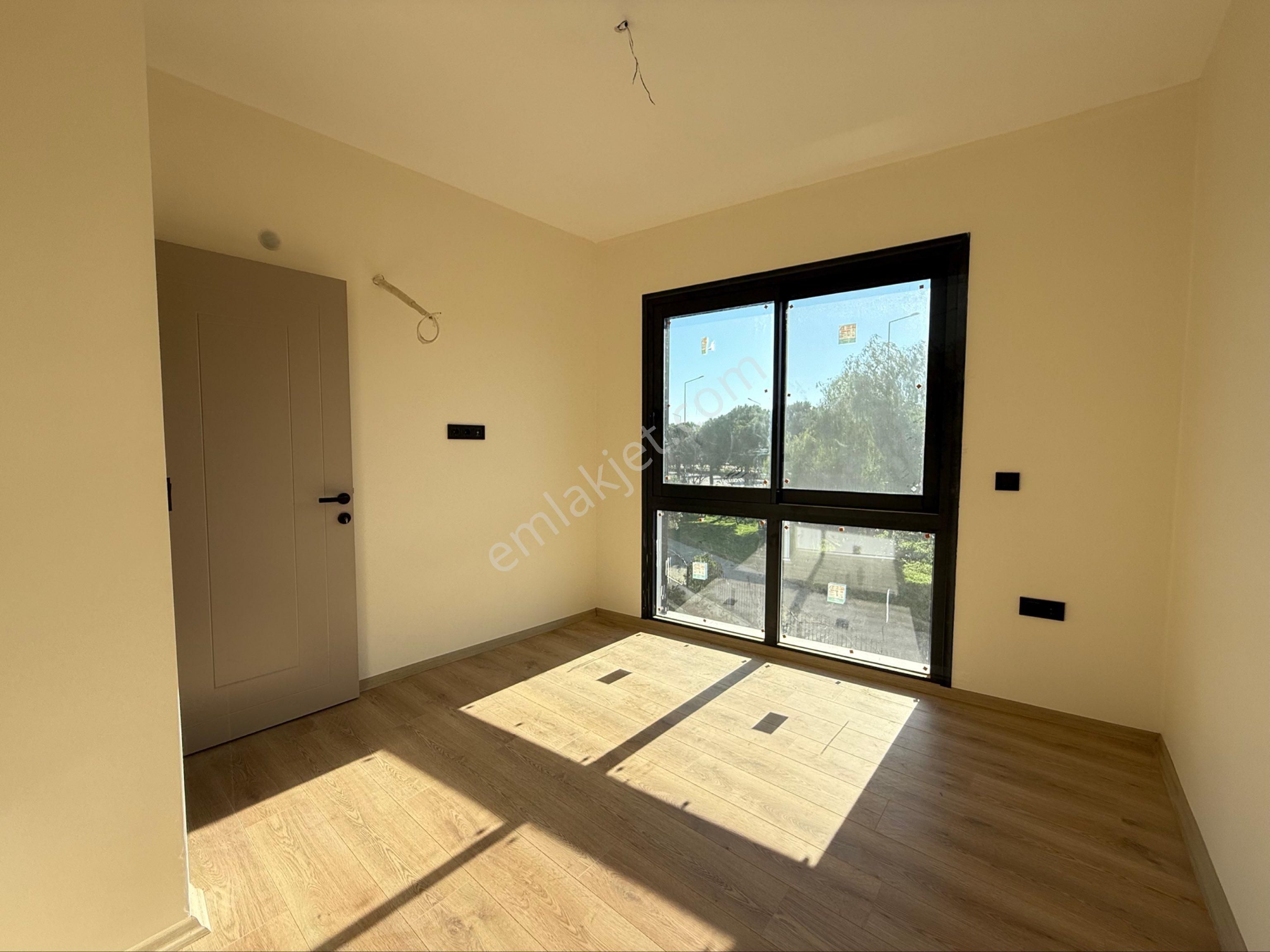 Alya Gayrimenkul Ilıcada Denize Yürüme Mesafesinde Viila - Görsel 7