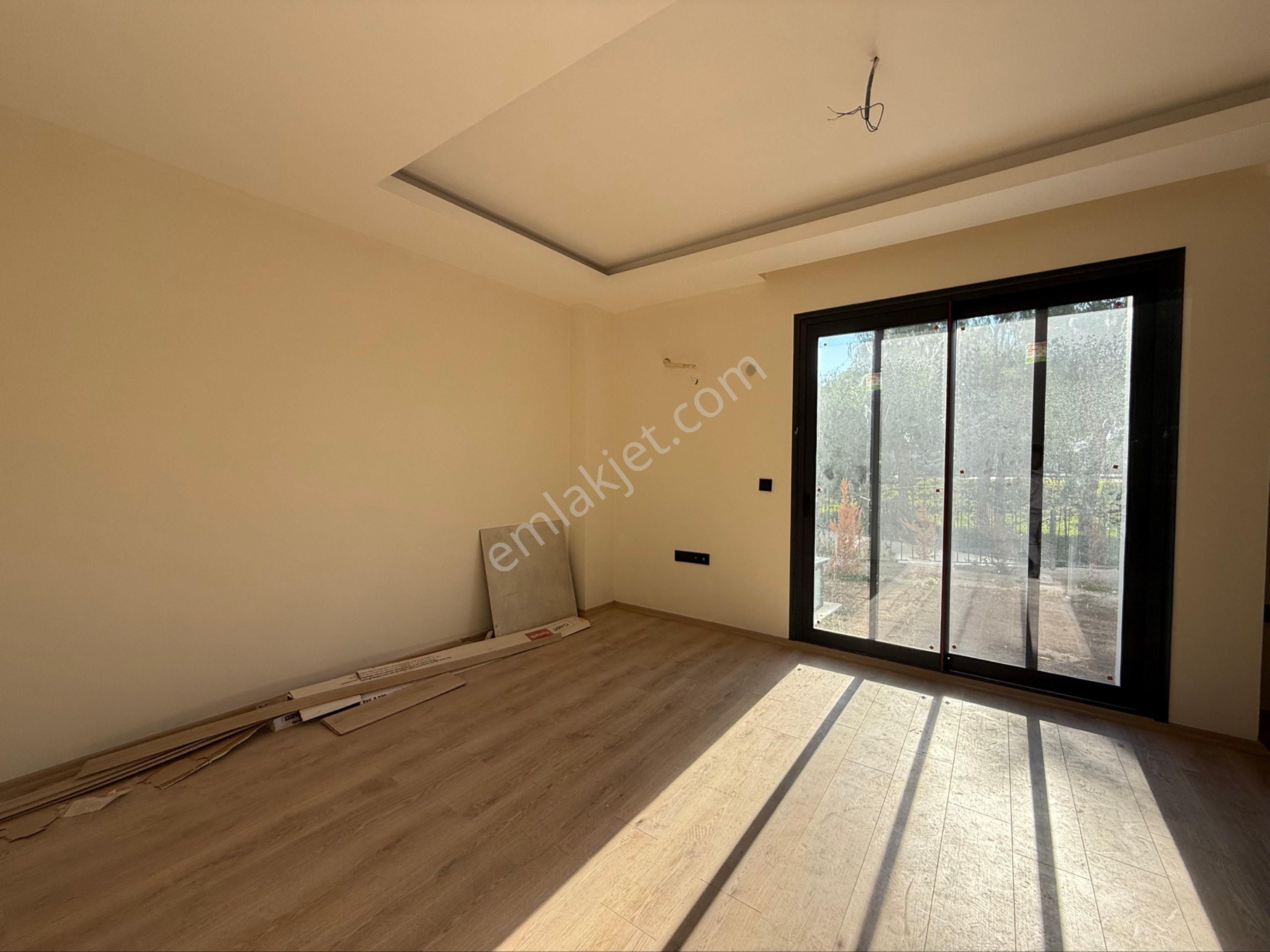 Alya Gayrimenkul Ilıcada Denize Yürüme Mesafesinde Viila - Görsel 20