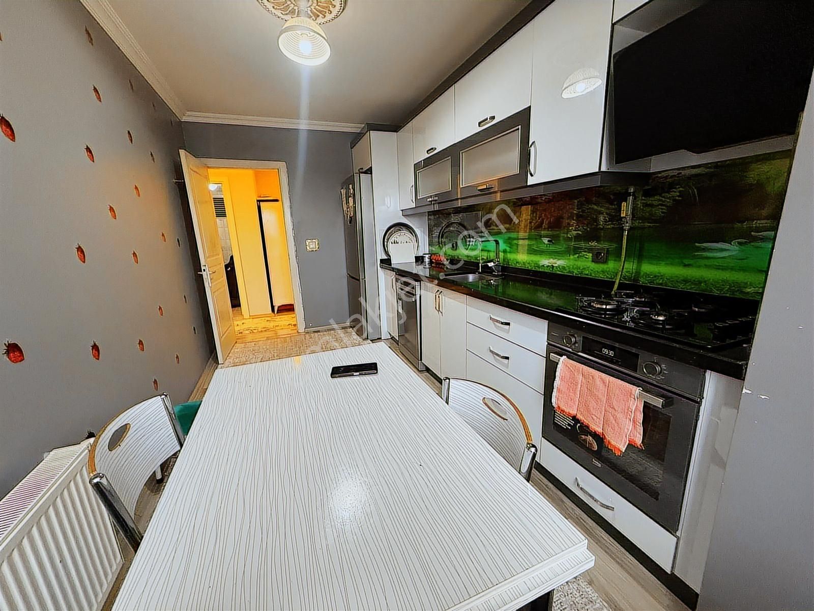 Pişkinoğlun'dan Tekirdağ Çerkezköy Kızılpınar 3+1 140 M2 Ara Kat